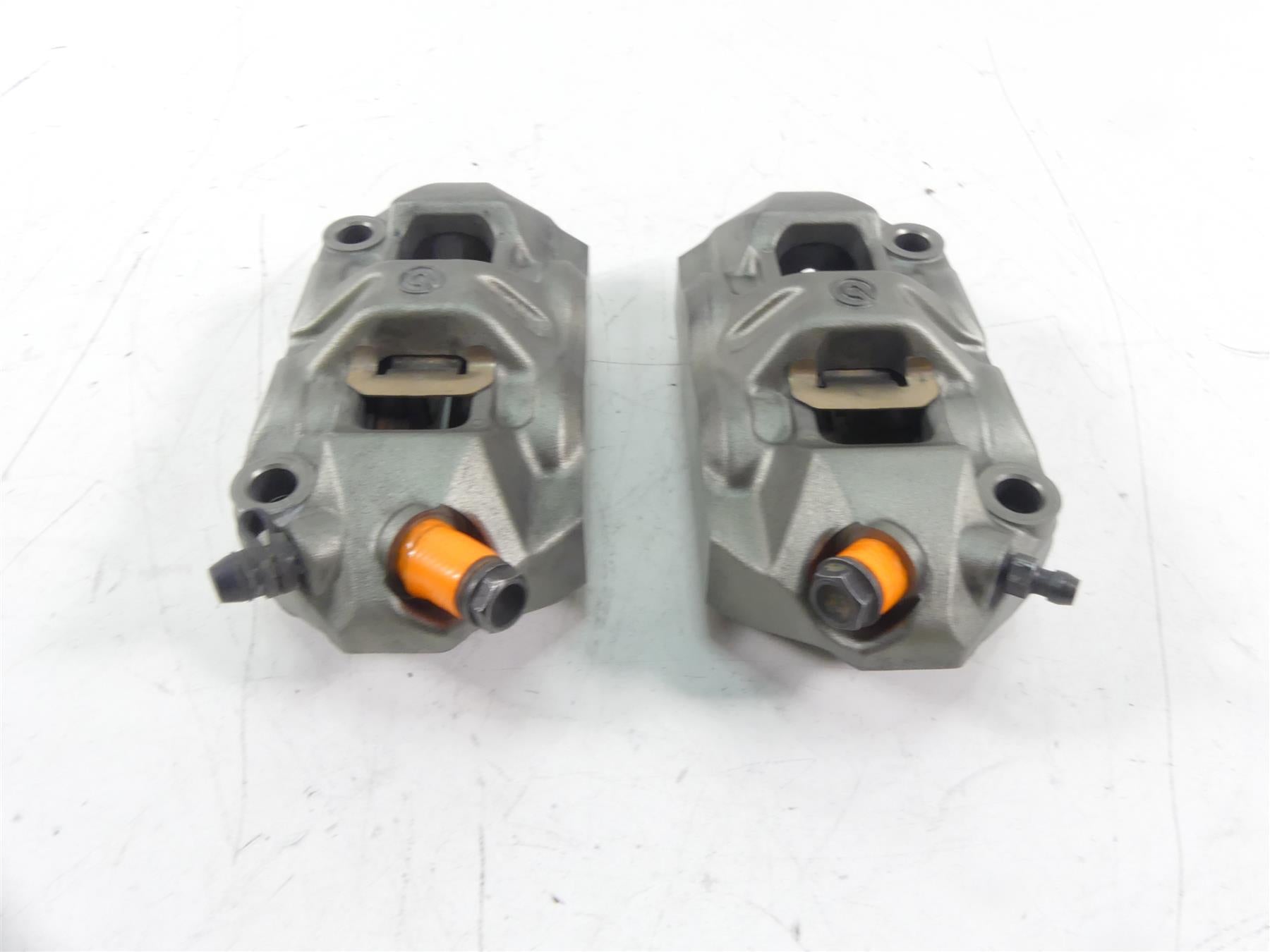 2015 Ducati Diavel Carbon Red Front Brembo Brake Caliper Set 61040901C 61040911C {{ shop.shopifyCountryName }} - Mototech271