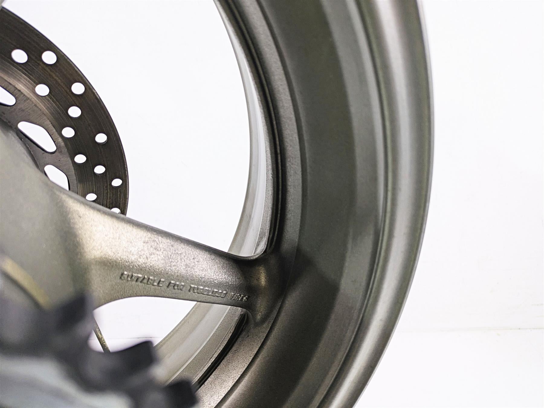 2009 Yamaha FZ1 FZS10 Fazer Straight 17x6 Rear Wheel Rim 5VY-25338-00-P2 {{ shop.shopifyCountryName }} - Mototech271