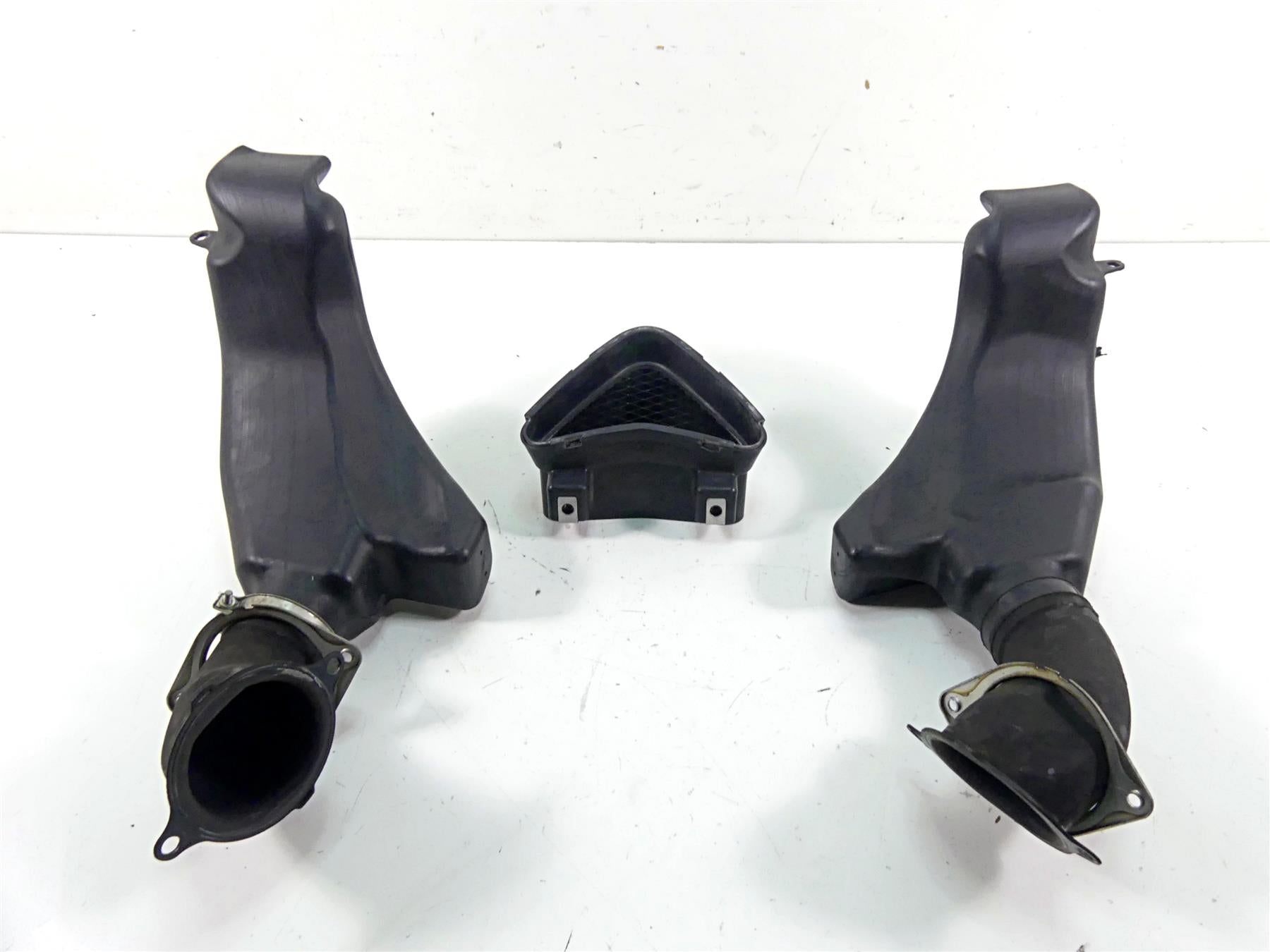 2010 Kawasaki ZX1400 ZX14 R Ninja Front Air Ram & Center Duct Set 14073-0099 {{ shop.shopifyCountryName }} - Mototech271