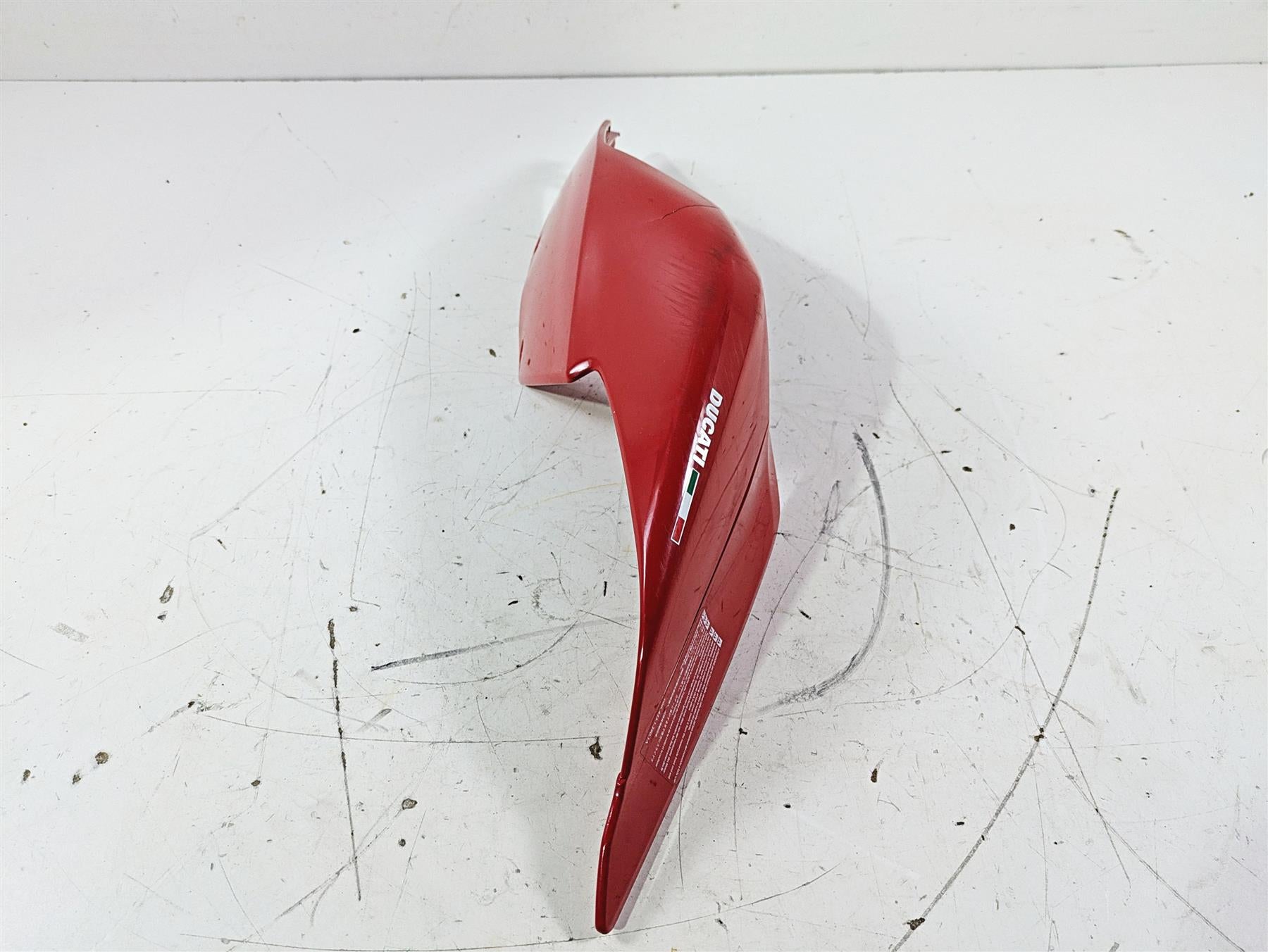 2015 Ducati Panigale 1299 S Left Side Tail Fairing Cover CRACK 48212021AA {{ shop.shopifyCountryName }} - Mototech271