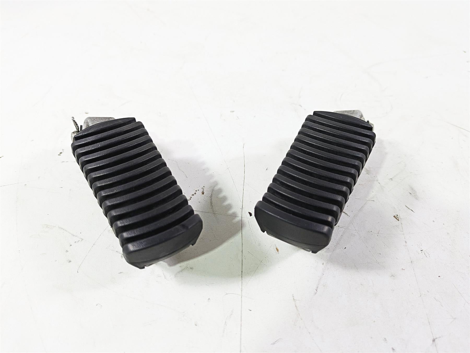 2017 BMW F800GS Adv K75 Passenger Footpeg Foot Peg Set 46717664225 {{ shop.shopifyCountryName }} - Mototech271