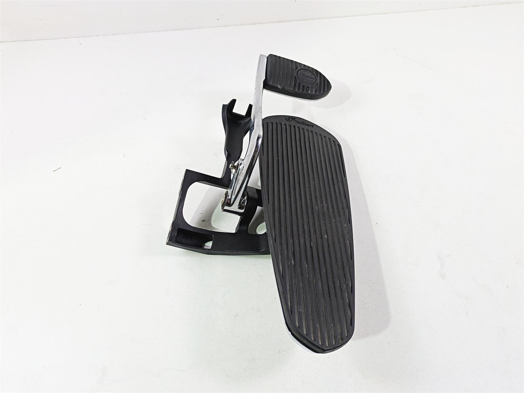 2017 Indian Chieftain Limited Right Floor Board & Brake Pedal 5138848 1019864 {{ shop.shopifyCountryName }} - Mototech271