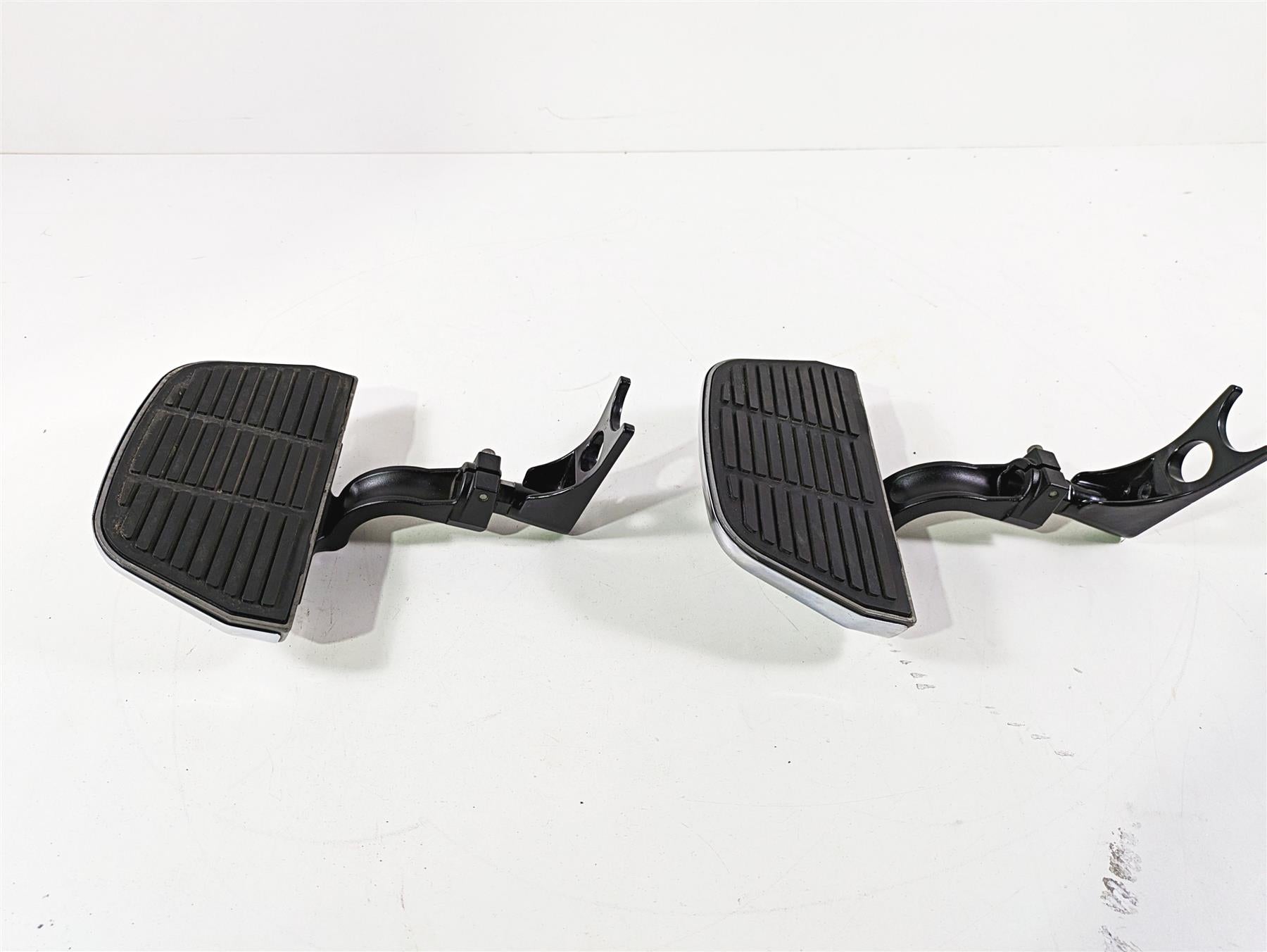 2008 Harley FLSTC Softail Heritage Rear Passenger Floorboard Kit 50602-00A {{ shop.shopifyCountryName }} - Mototech271