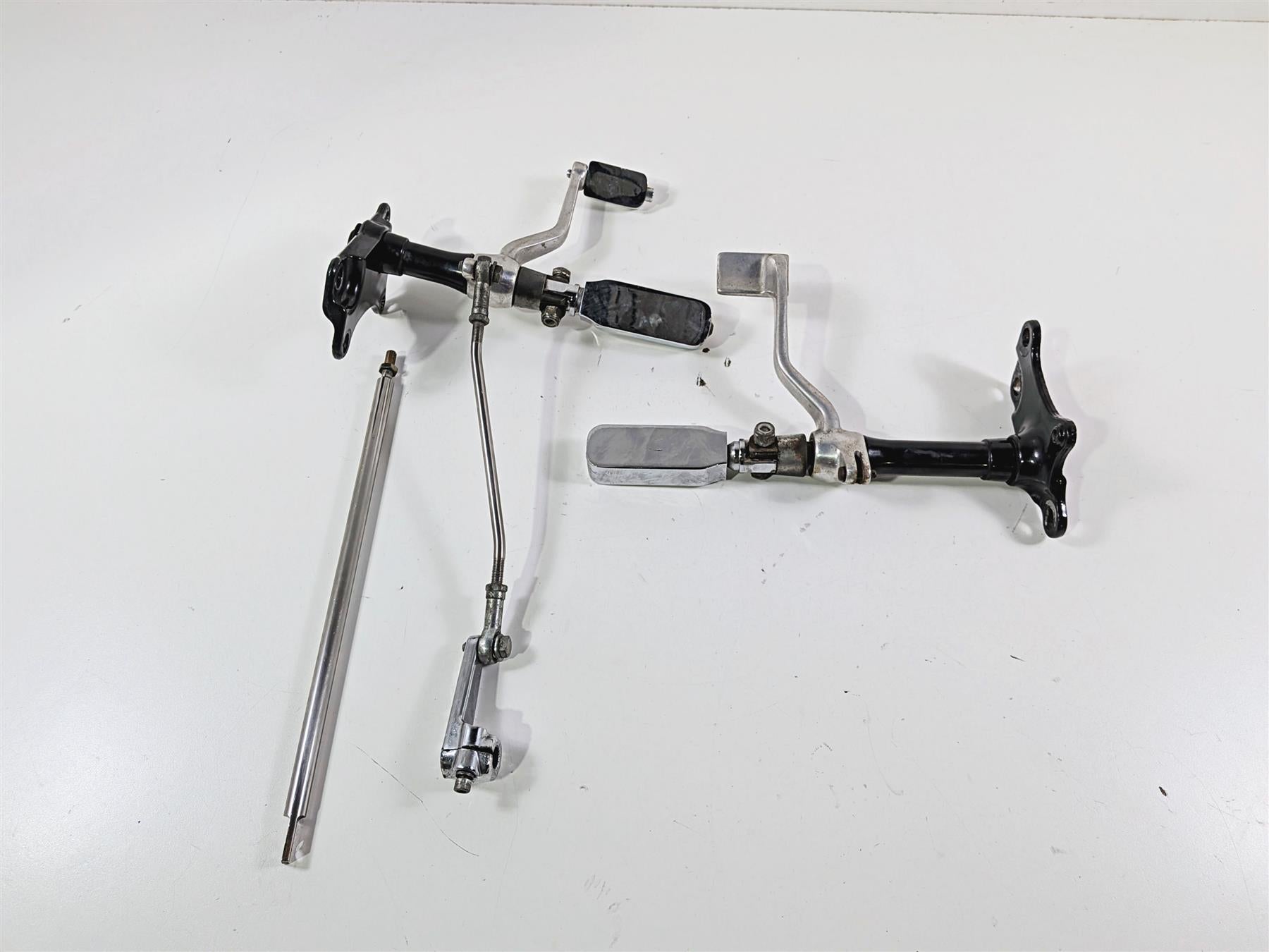 2003 Harley Sportster XL1200 Front Footpeg Shift Brake Lever Set 50951-90 {{ shop.shopifyCountryName }} - Mototech271