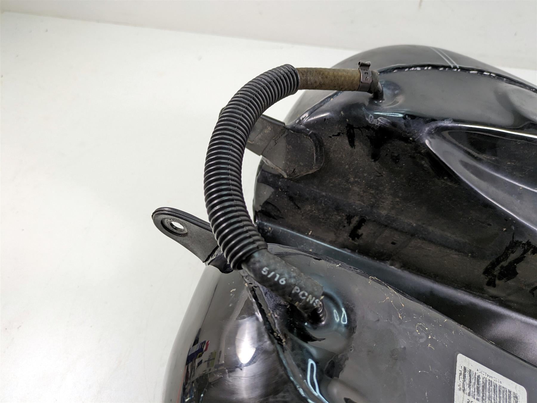 2006 Harley Touring FLHTCUI Electra Glide Vivid Black Fuel Gas Tank 61356-03 {{ shop.shopifyCountryName }} - Mototech271