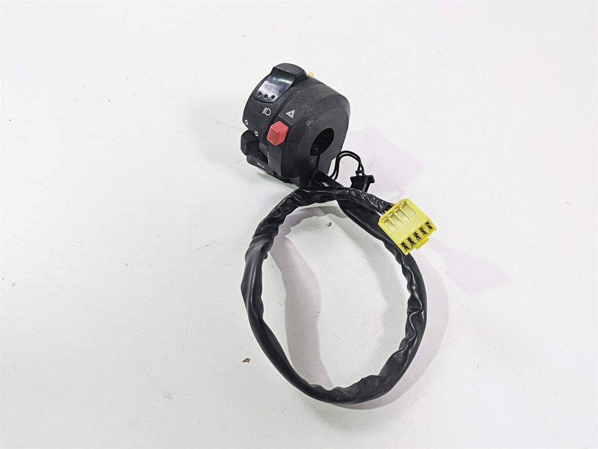 2006 Suzuki GSXR1000 K6 Left Hand Light Control Switch 37400-29G10 37400-29G12 {{ shop.shopifyCountryName }} - Mototech271