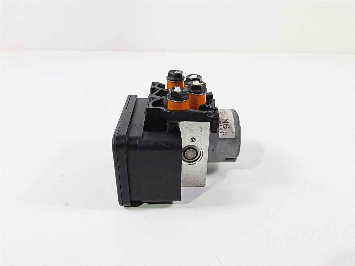 2019 Triumph Speed Triple RS 1050 Abs Brake Pump Module T2029204 T2022250 {{ shop.shopifyCountryName }} - Mototech271