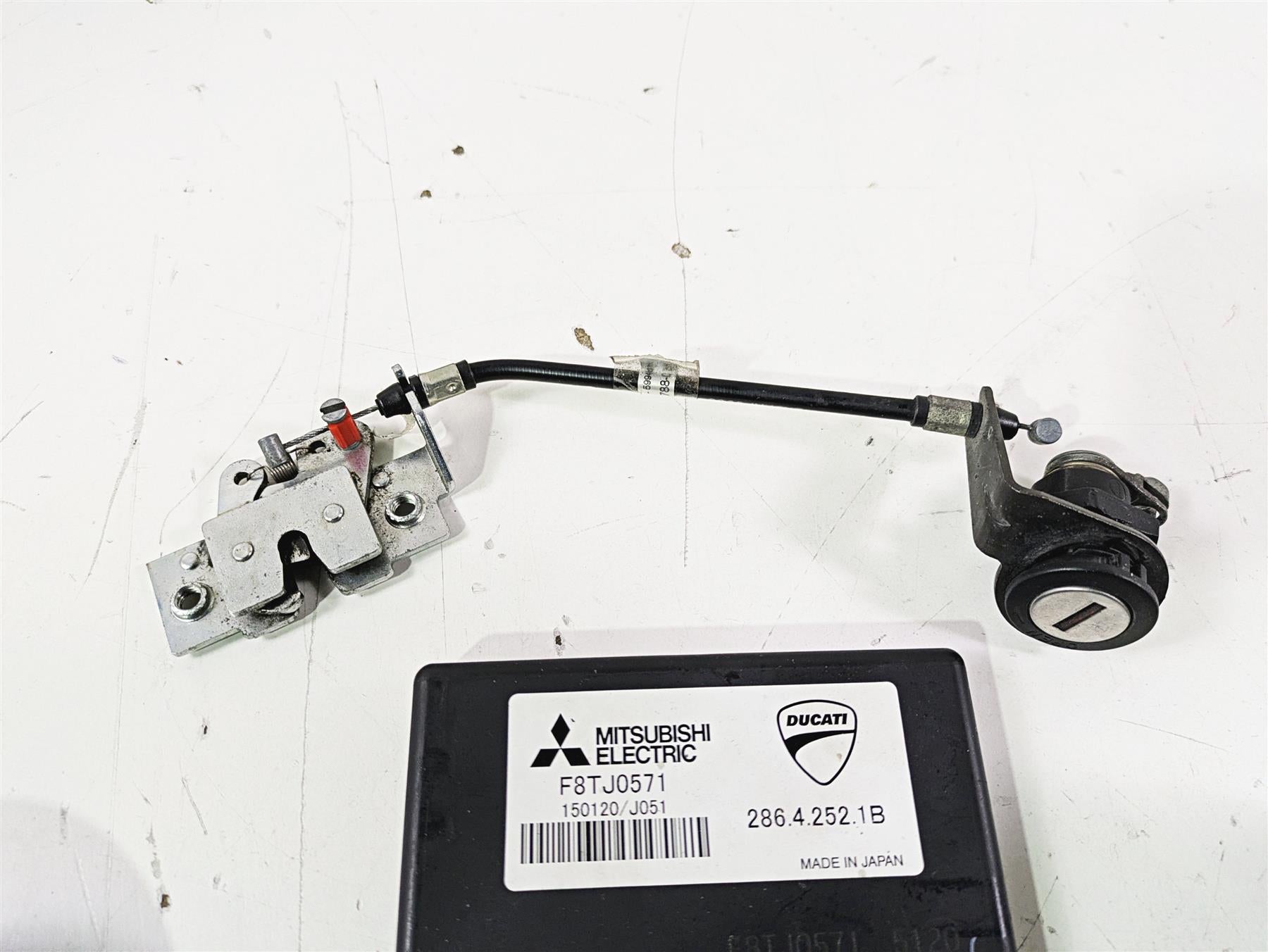 2015 Ducati Panigale 1299 S Cdi Ecu Ecm & Ignition Switch Key Lock Set 28642521B {{ shop.shopifyCountryName }} - Mototech271