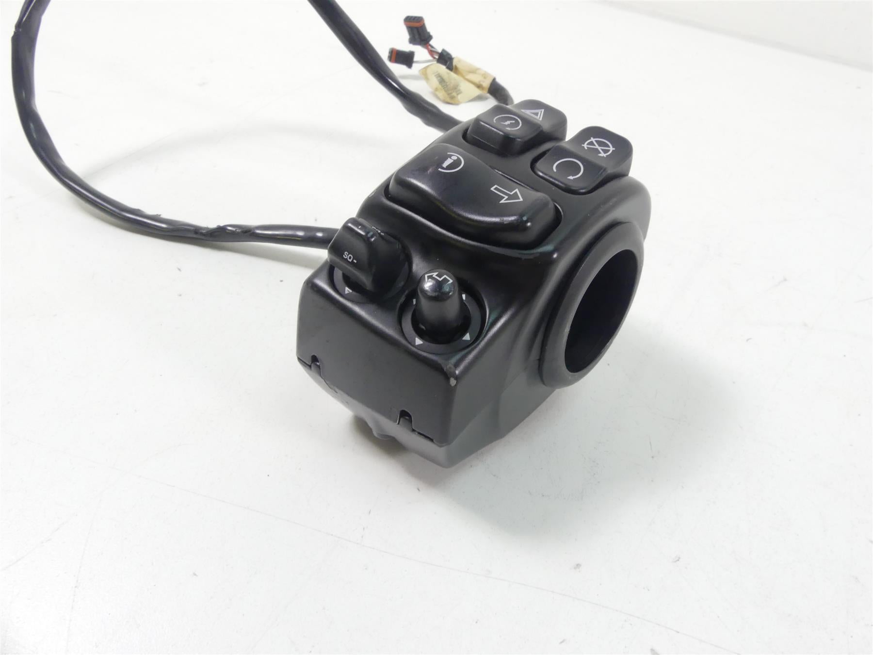 2014 Harley Touring FLHTK Electra Glide Right Hand Control Switch 71500129 {{ shop.shopifyCountryName }} - Mototech271