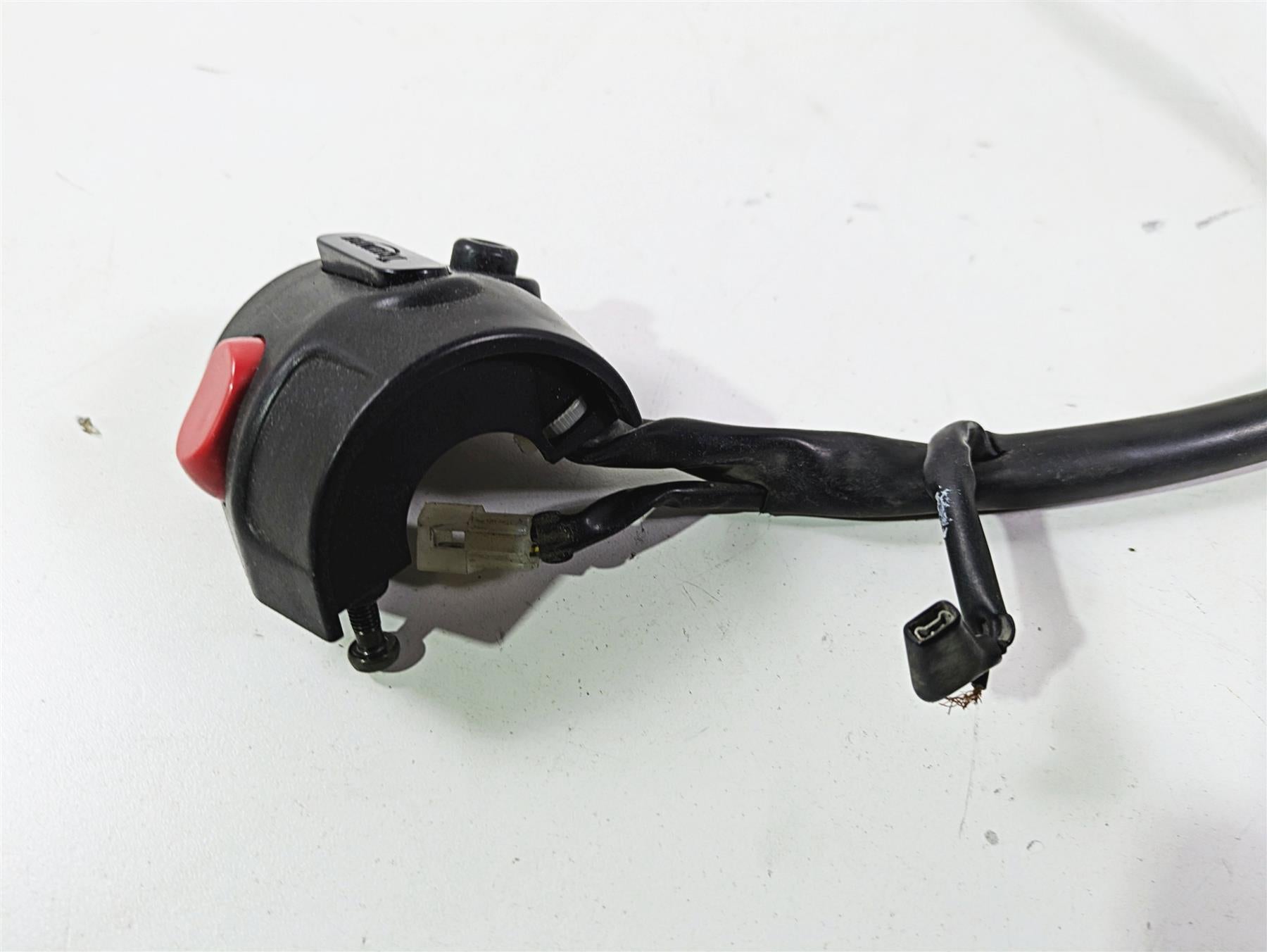 2006 Triumph Rocket 3 Right Hand Control Switch Start Kill READ T2046701 {{ shop.shopifyCountryName }} - Mototech271