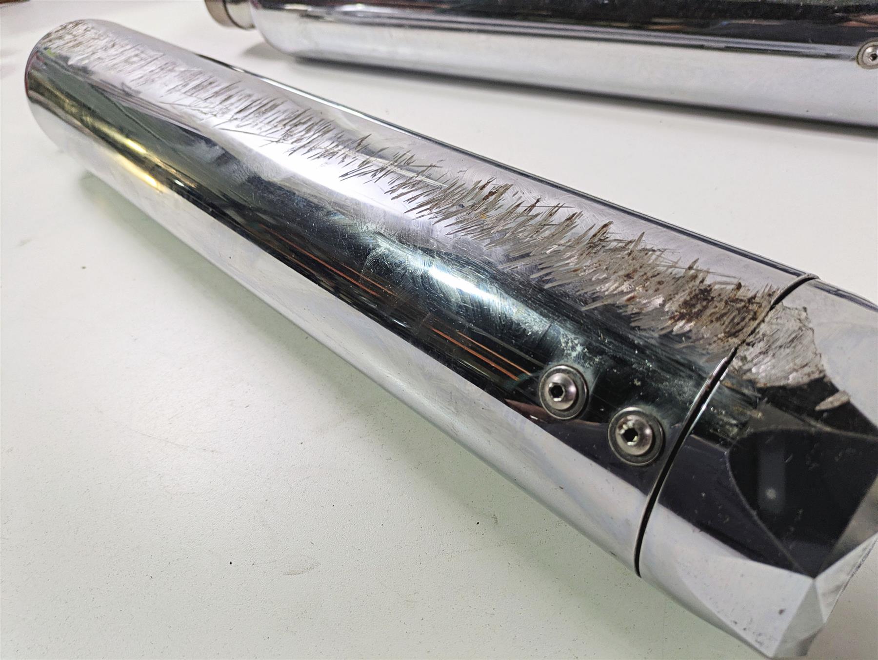 2021 Harley Touring FLTRX Road Glide Tab Perf 4.5" Slip-On Mufflers 121-1297 {{ shop.shopifyCountryName }} - Mototech271