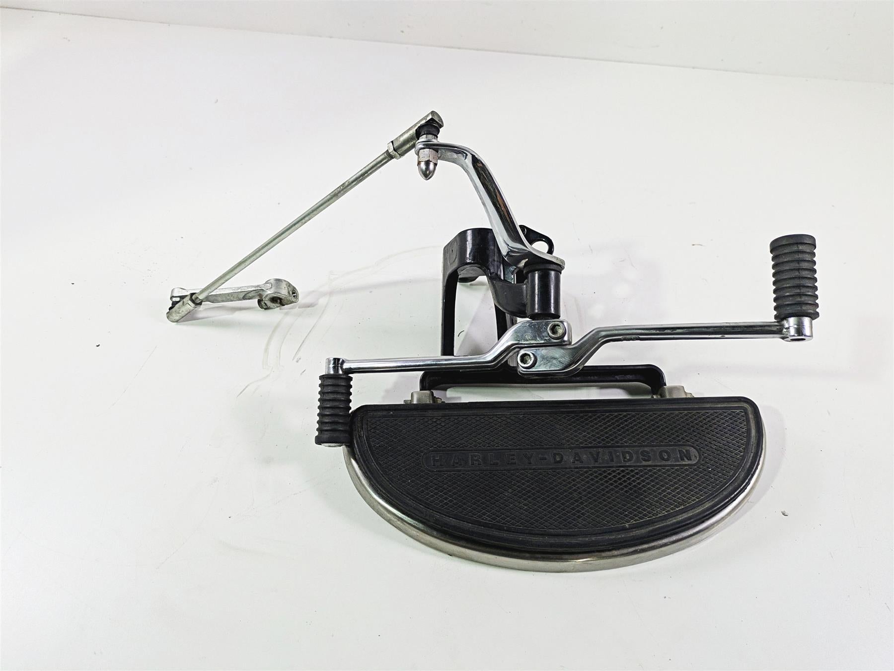 2017 Harley Softail Heritage Classic FLSTC Left Front Floorboard Set 33630-07A {{ shop.shopifyCountryName }} - Mototech271