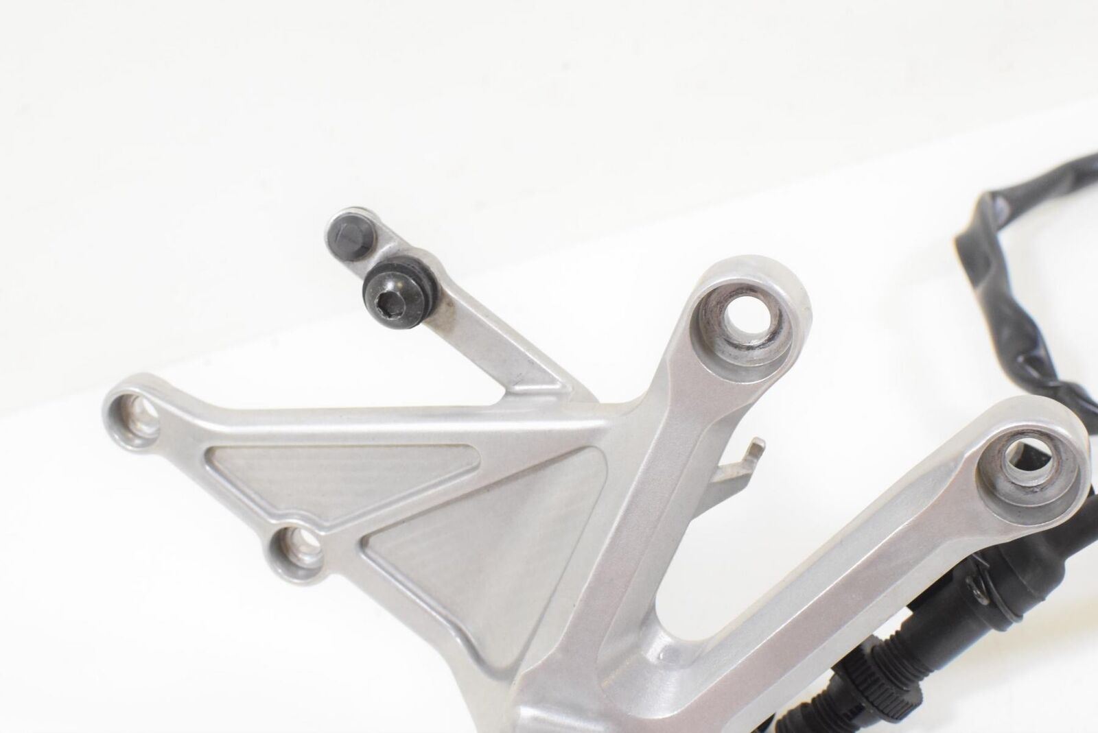 2004 Honda CBR1000RR CBR1000 RR Right Rider Footpeg Foot Peg Rest 50600-MEL-000 {{ shop.shopifyCountryName }} - Mototech271