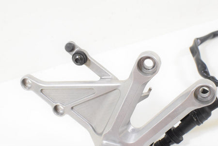 2004 Honda CBR1000RR CBR1000 RR Right Rider Footpeg Foot Peg Rest 50600-MEL-000 {{ shop.shopifyCountryName }} - Mototech271