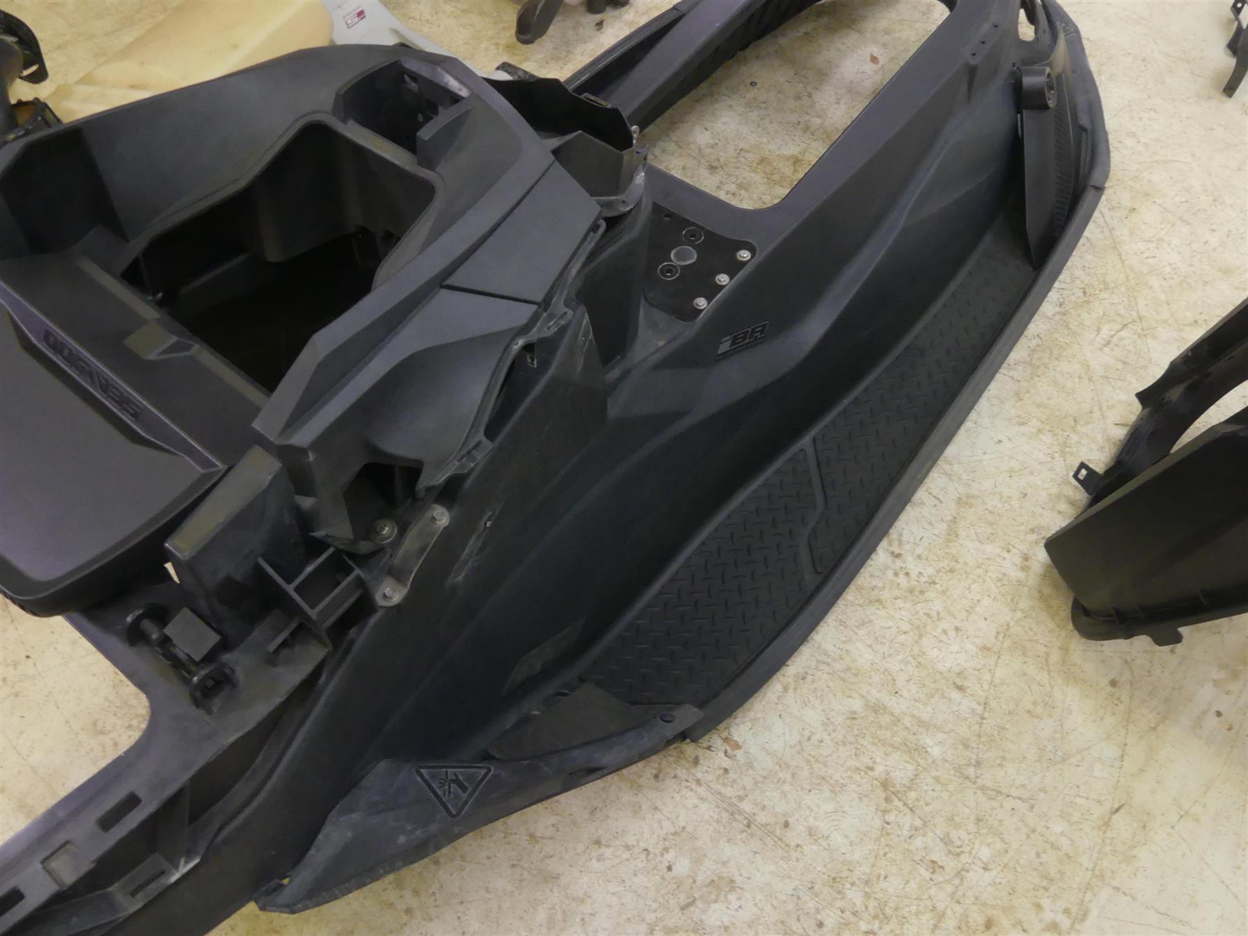 2010 Sea-Doo 4-Tec GTX 215 Upper Deck Gas Tank Swingarm Set 291003018 291003462 {{ shop.shopifyCountryName }} - Mototech271