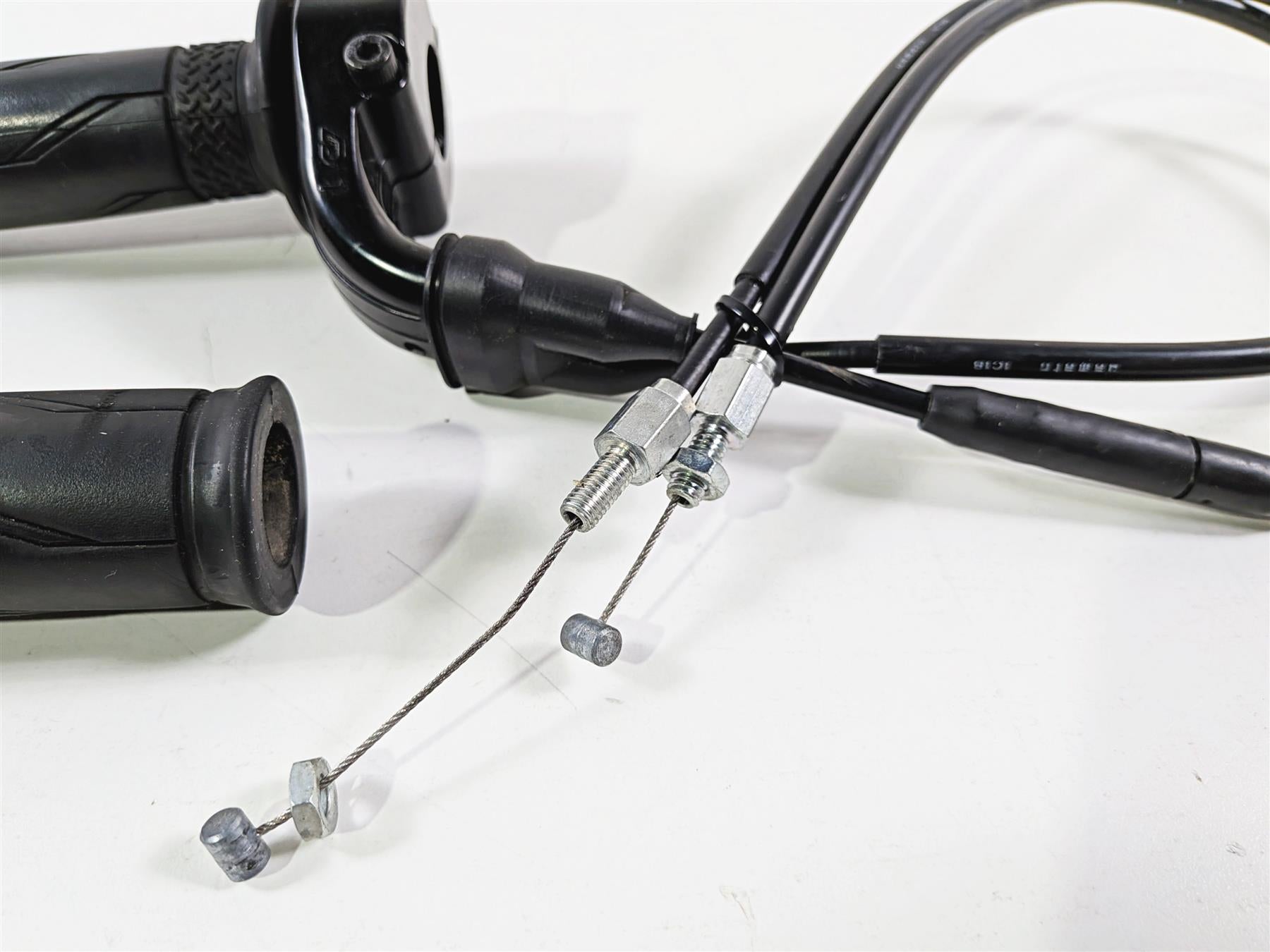 2016 Yamaha YZF R1 RN32 Hand Throttle Grip & Cables 5VY-26281-00-00 {{ shop.shopifyCountryName }} - Mototech271