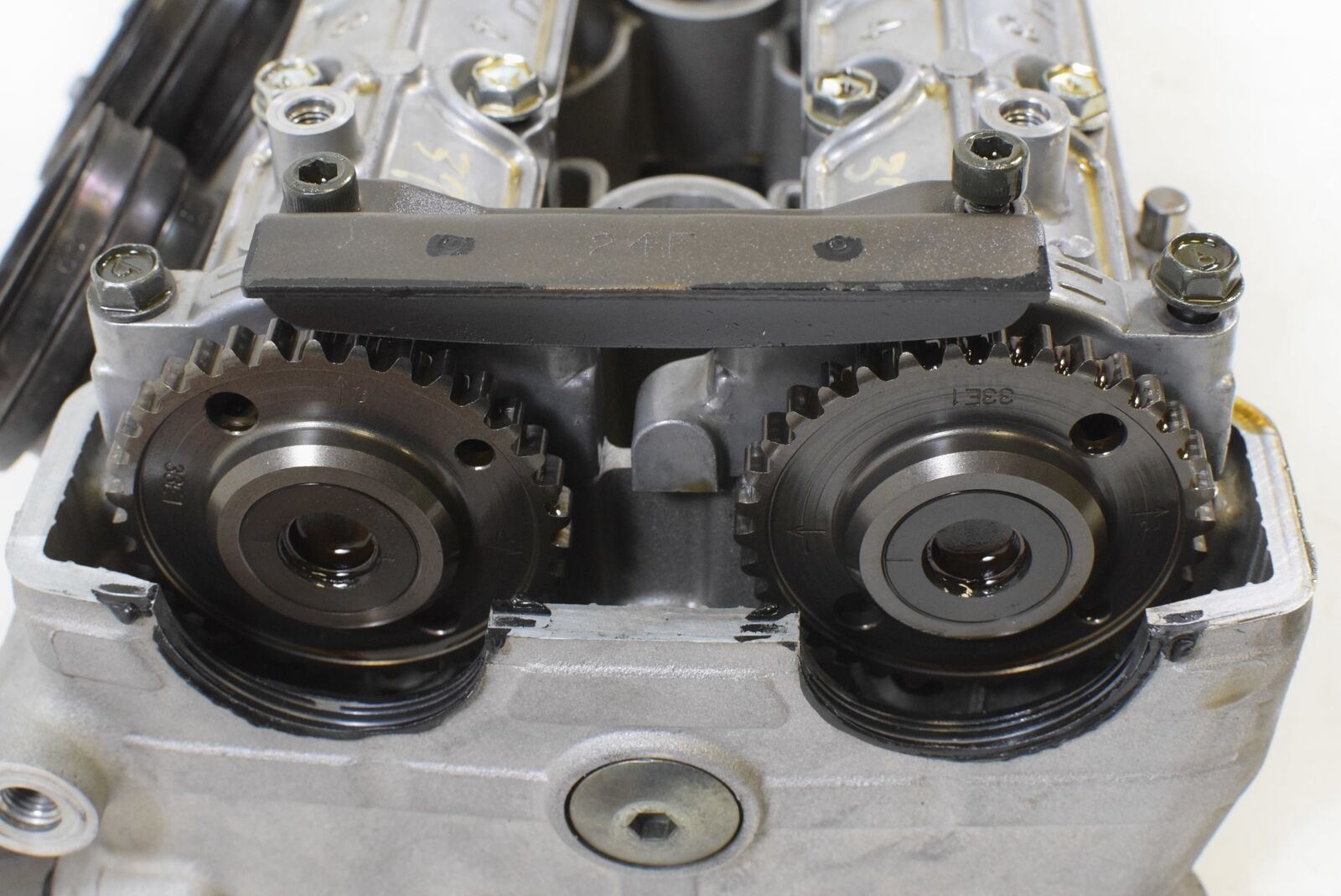 2005 Suzuki GSX1300 R Hayabusa Perfect Cylinderhead Cylinder Head 18K 11100-24F0 {{ shop.shopifyCountryName }} - Mototech271