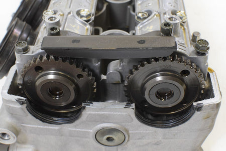 2005 Suzuki GSX1300 R Hayabusa Perfect Cylinderhead Cylinder Head 18K 11100-24F0 {{ shop.shopifyCountryName }} - Mototech271