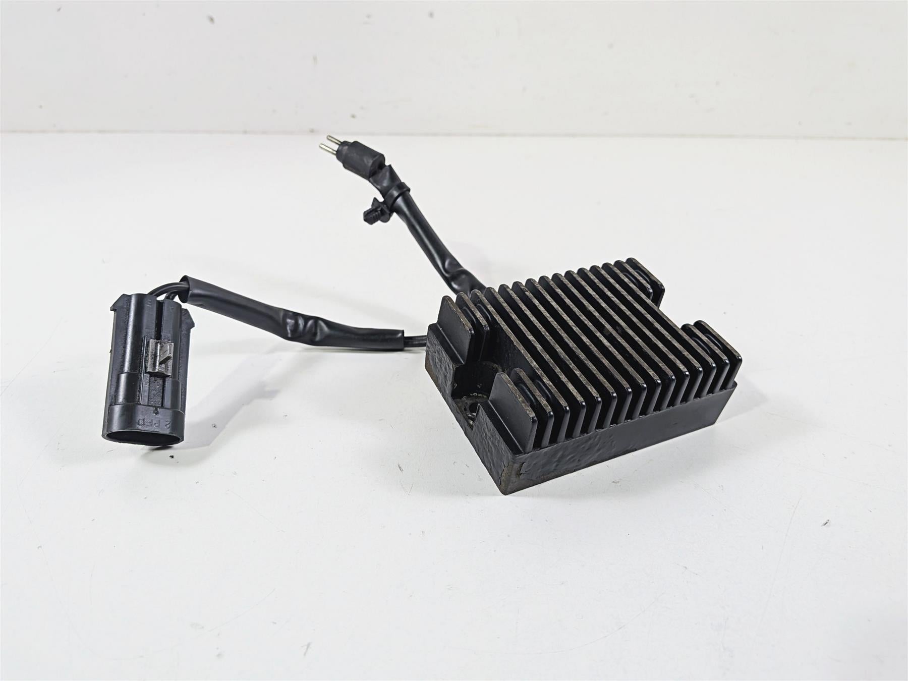 2006 Harley Sportster XL1200 C Rectifier Voltage Regulator 74523-04 {{ shop.shopifyCountryName }} - Mototech271