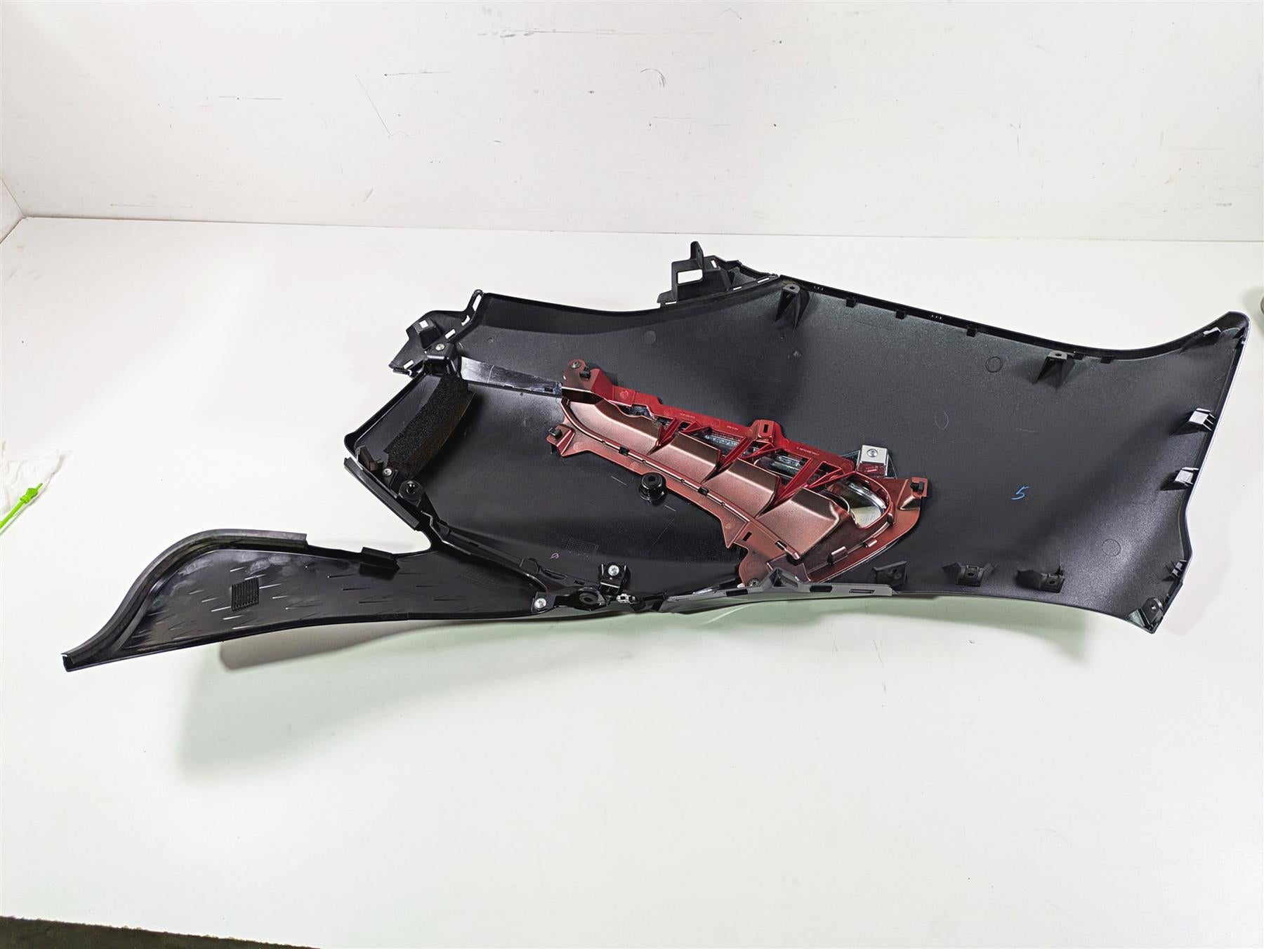 2023 Suzuki GSX1300 RR Hayabusa Right Main Fairing Cover 94470-10L00 {{ shop.shopifyCountryName }} - Mototech271
