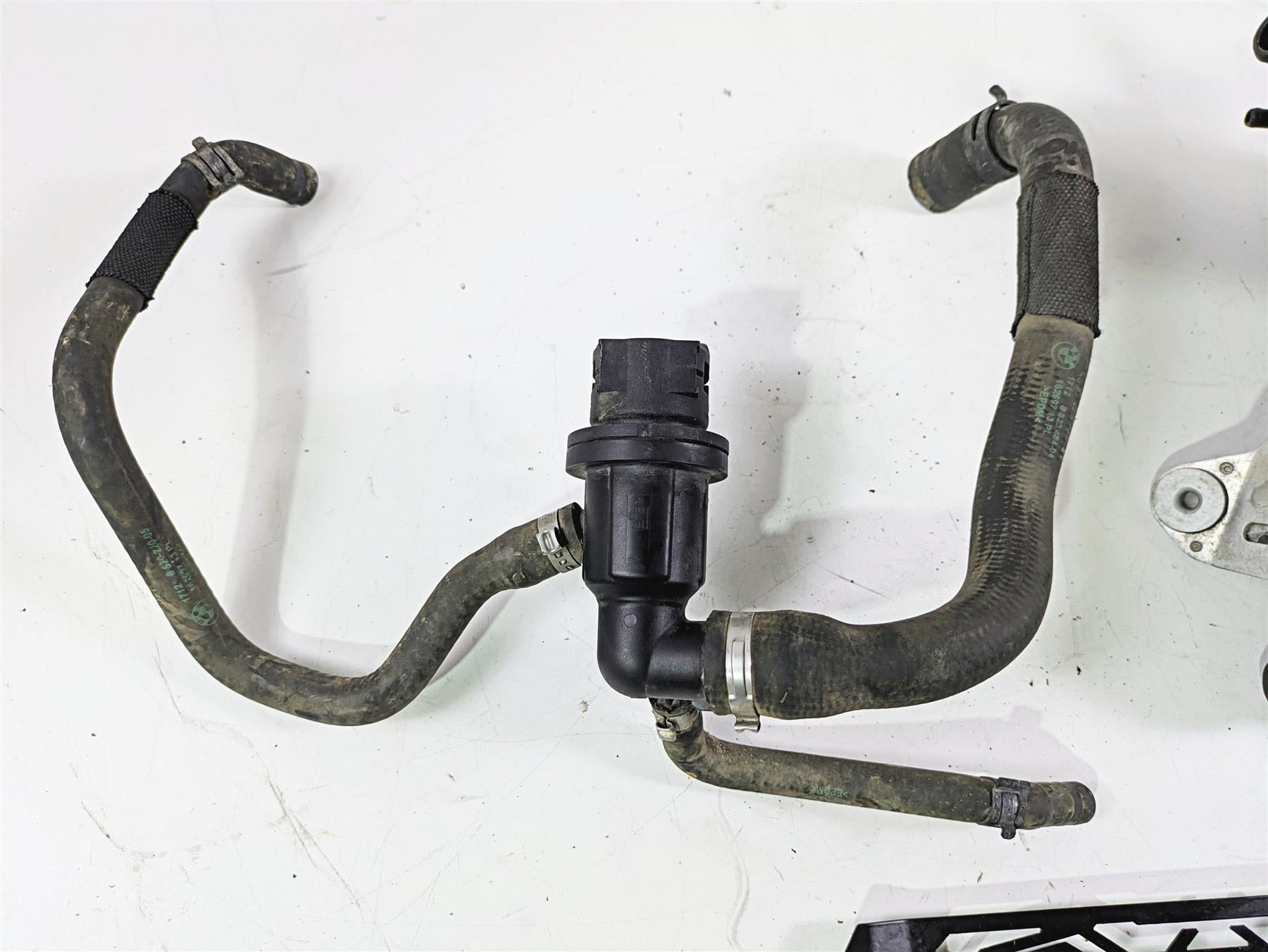 2015 BMW R1200 GS Adv K51 Left Coolant Radiator Thermostat Set 17118546408 {{ shop.shopifyCountryName }} - Mototech271