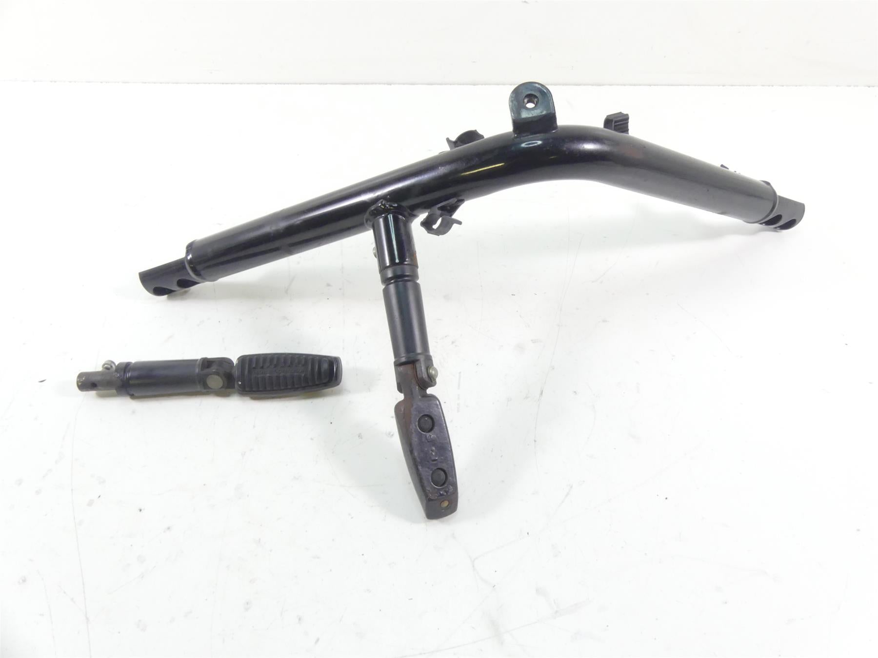 2006 Harley VRSCD Night V Rod Right Front Frame Downtube + Pegs 48067-06BK {{ shop.shopifyCountryName }} - Mototech271