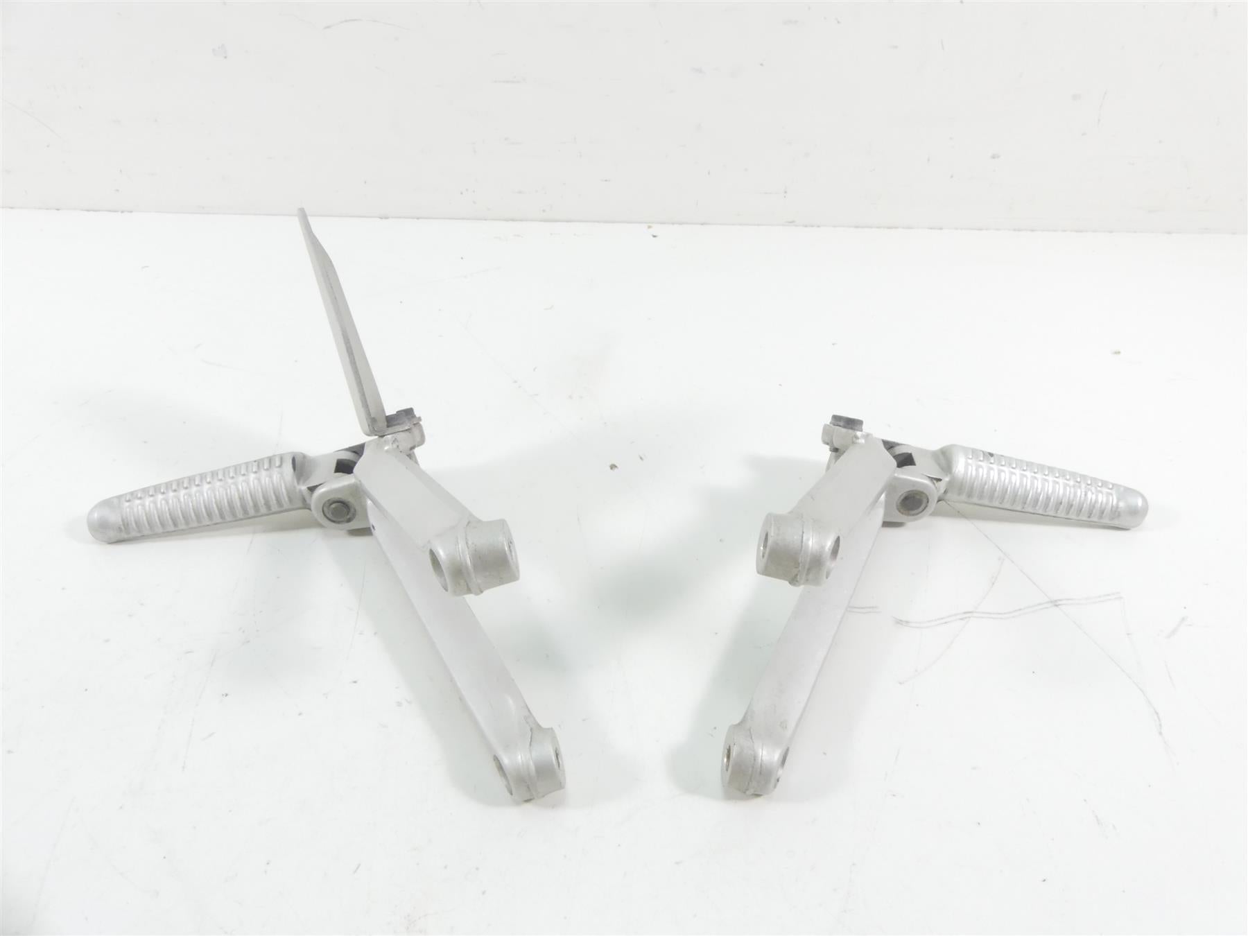 2006 Ducati 999 Biposto Rear Passenger Pillion Footpeg Foot Peg Set 82410811A {{ shop.shopifyCountryName }} - Mototech271