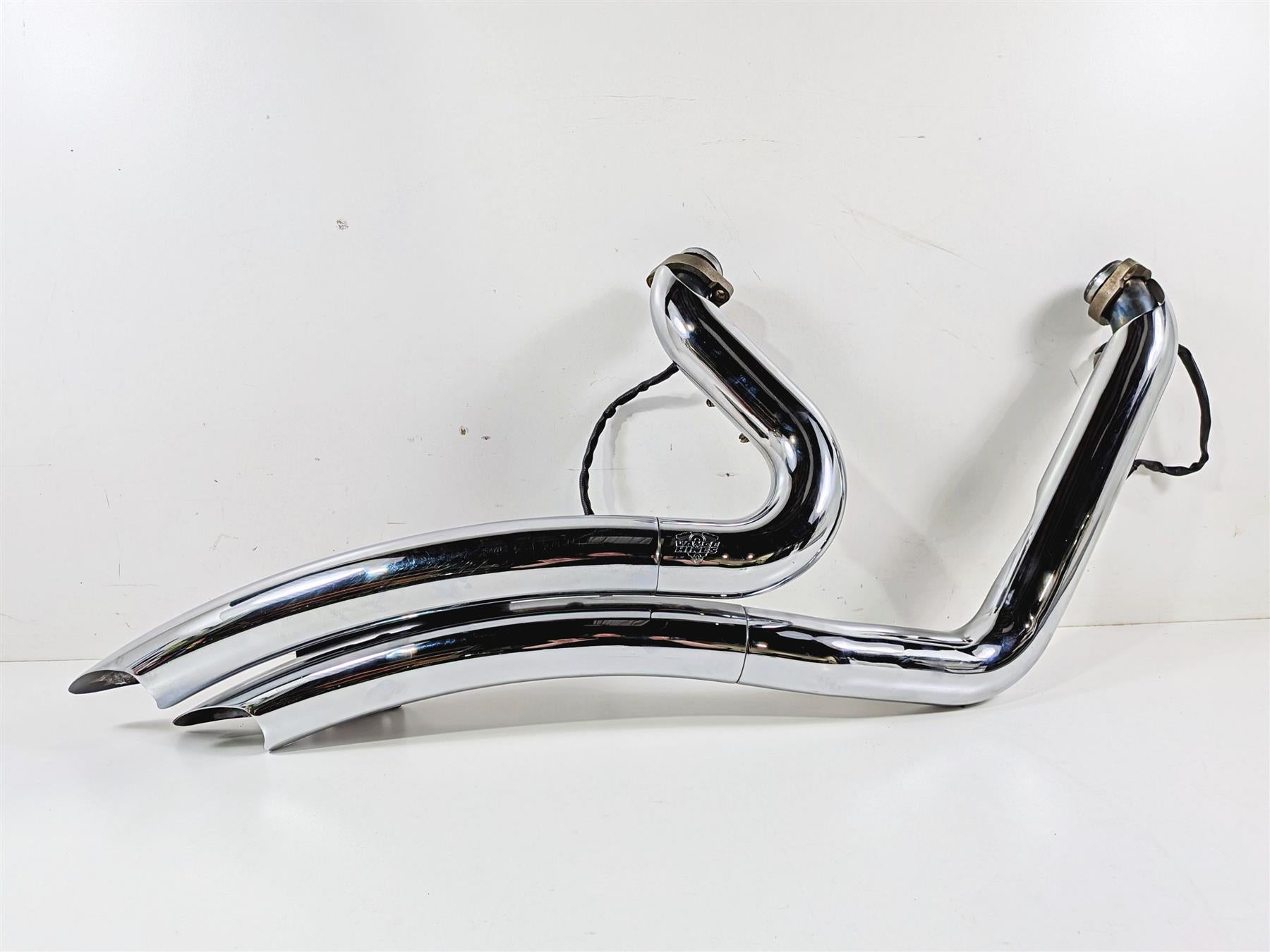 2009 Harley FXCWC Softail Rocker Vance & Hines Big Radius Exhaust System 26079 {{ shop.shopifyCountryName }} - Mototech271