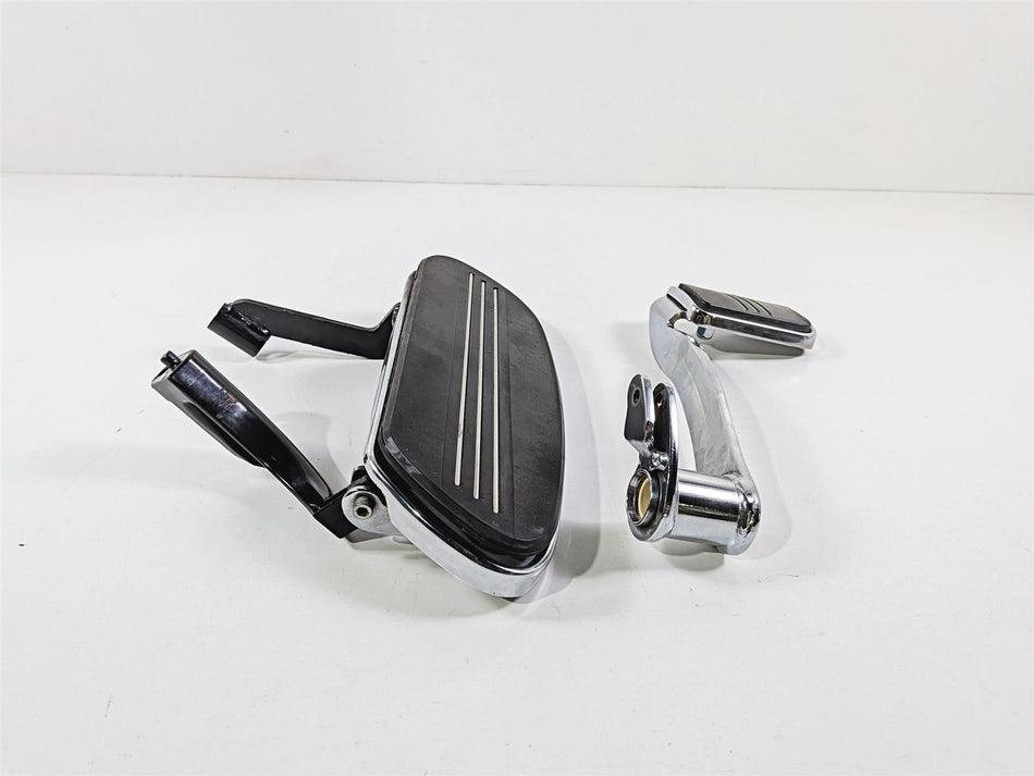 2016 Harley Touring FLHX Street Glide Right Floor Board & Brake Pedal 50674-05