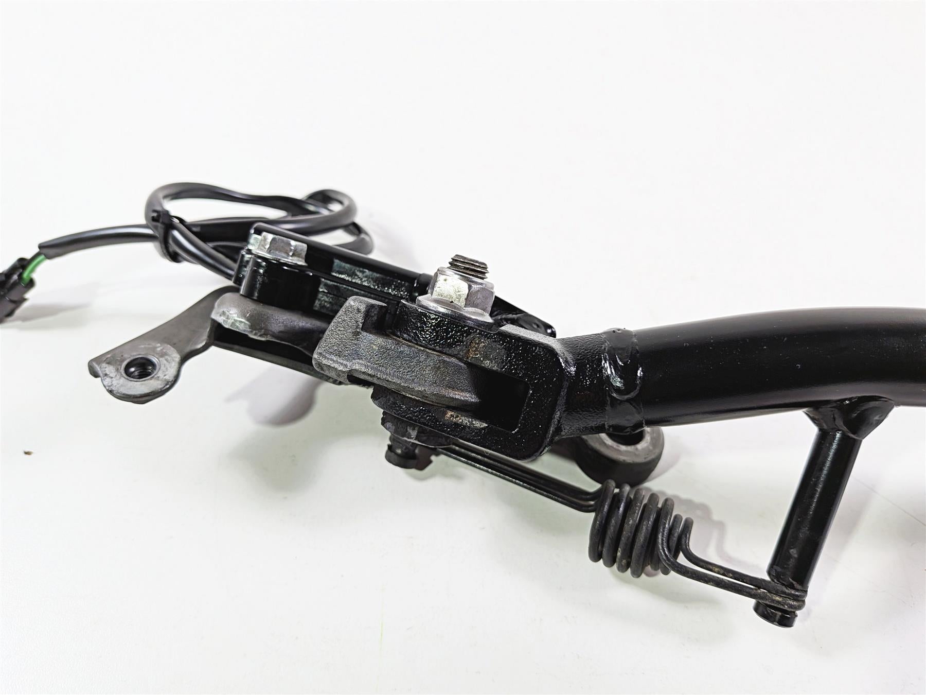 2024 Suzuki GSXR 600 Side Kick Stand Kickstand & Safety Switch 42310-14J00 {{ shop.shopifyCountryName }} - Mototech271