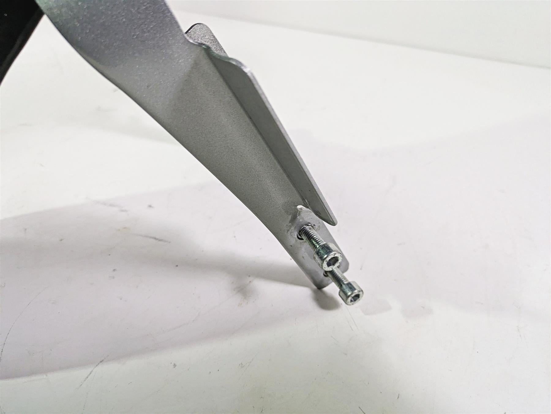 2006 Harley VRSCR Street V-Rod Front Fender & Bracket 59639-07BEO {{ shop.shopifyCountryName }} - Mototech271