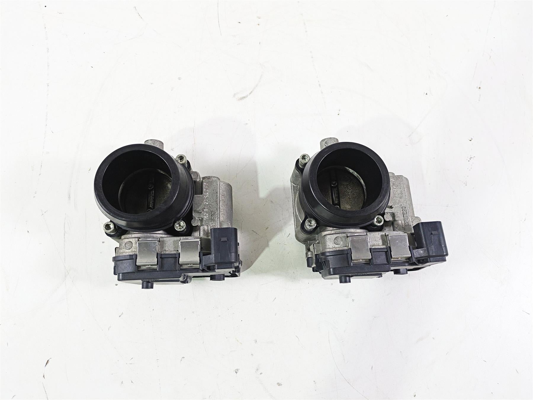 2018 Ducati Hypermotard 939 SP Throttle Fuel Injection Body Set 28240904A {{ shop.shopifyCountryName }} - Mototech271