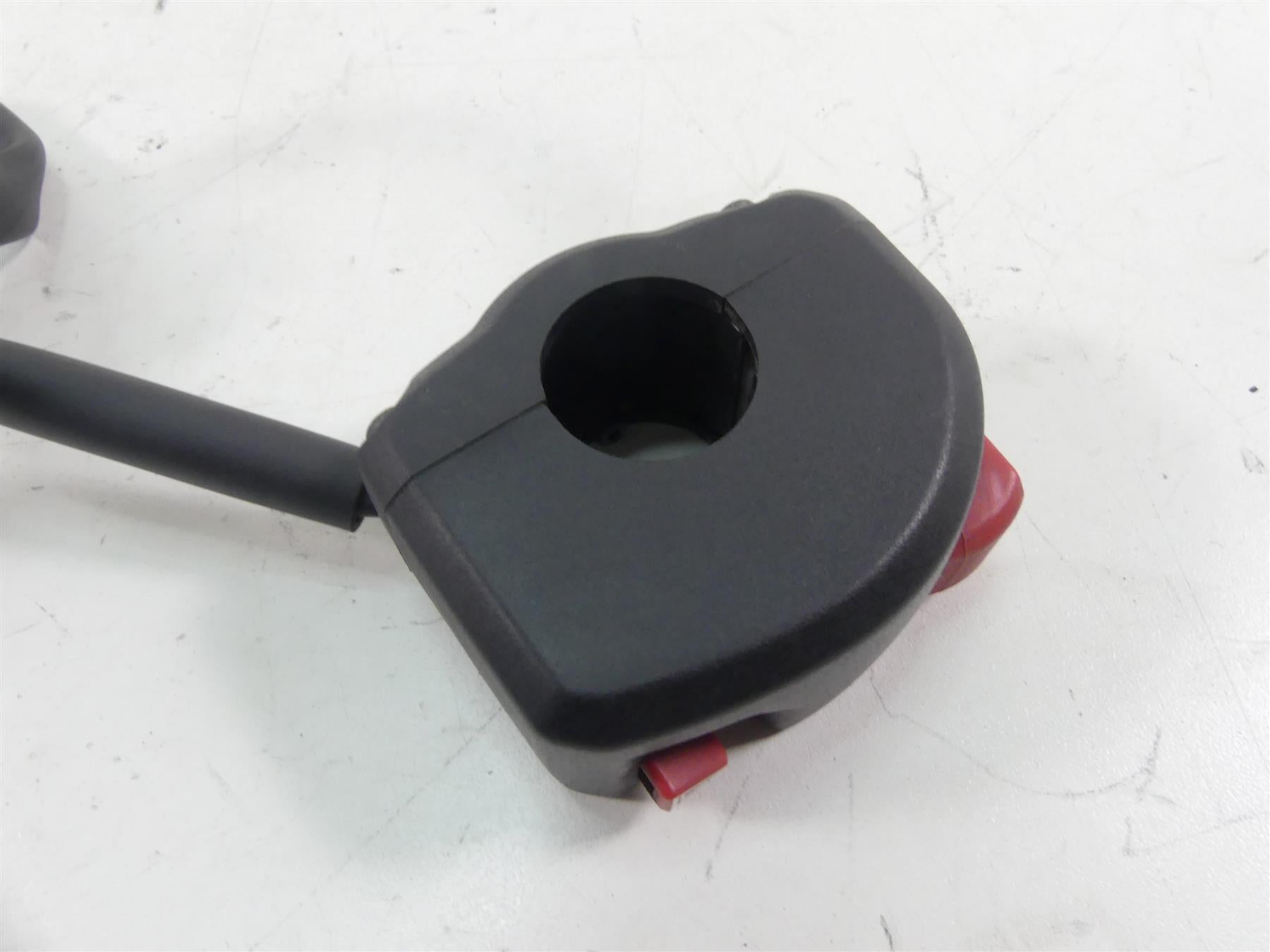 2017 Triumph Thruxton 1200R Right Hand Start Kill Control Switch T2043529 {{ shop.shopifyCountryName }} - Mototech271