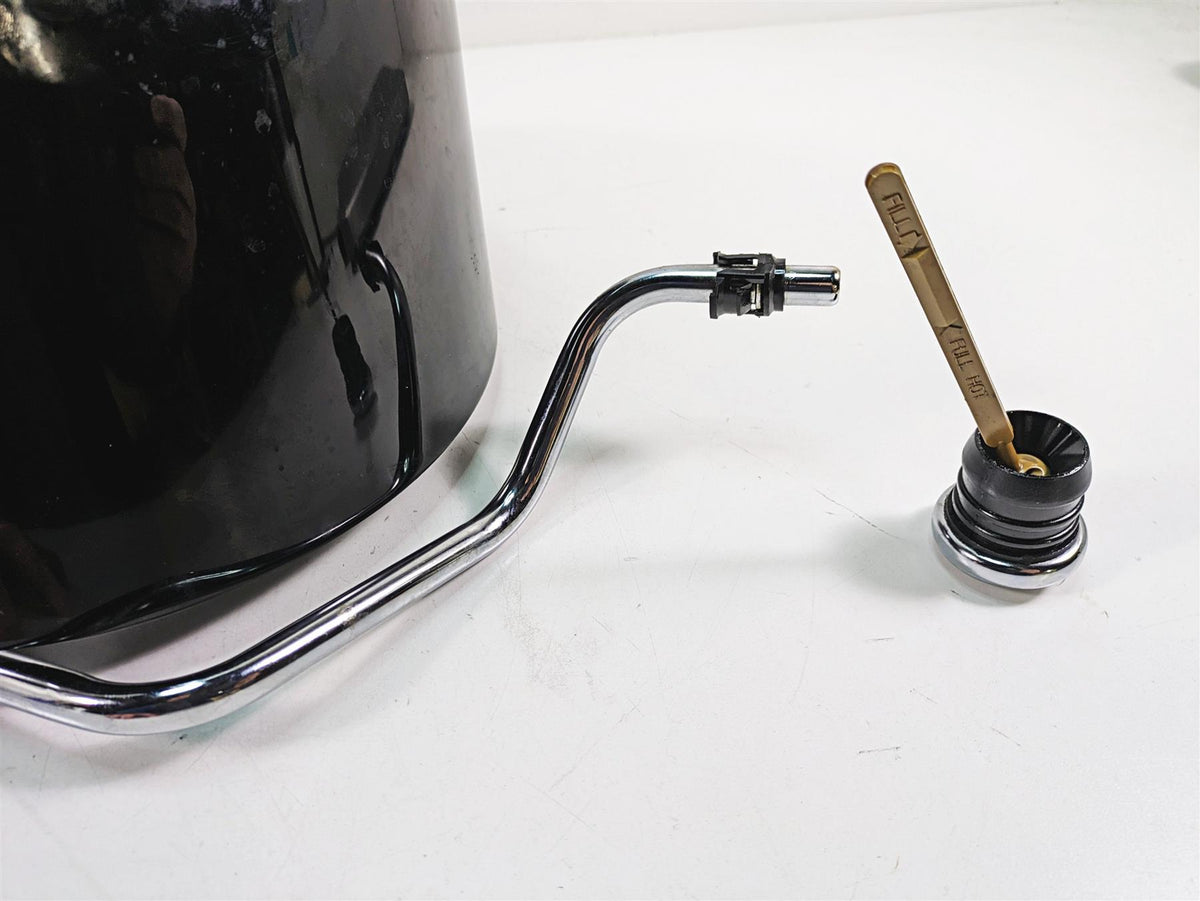 2009 Harley Softail FLSTSB Cross Bones Oil Tank Reservoir & Lines 62507-09DH {{ shop.shopifyCountryName }} - Mototech271