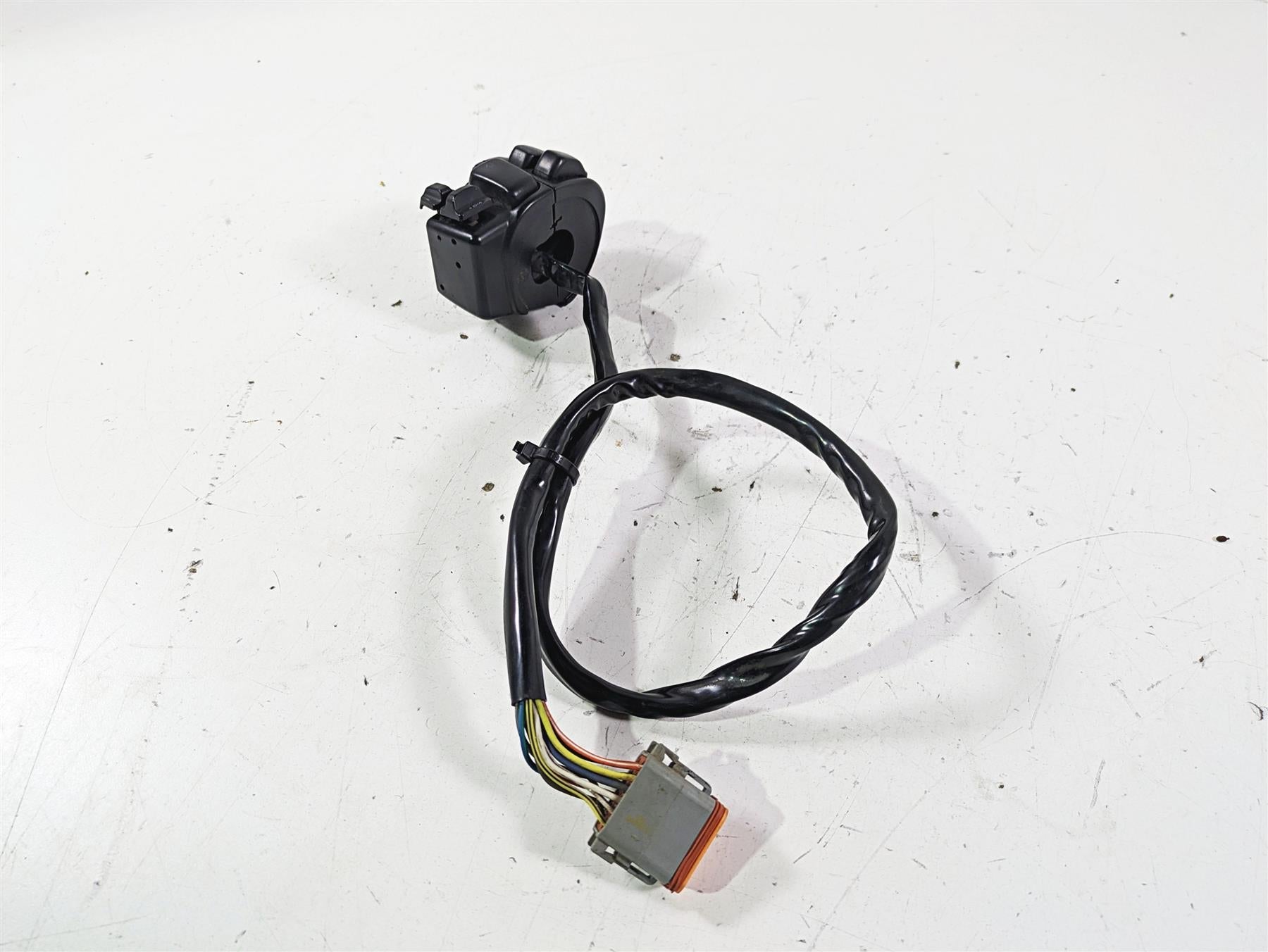 2003 Harley Touring FLHTCUI 100TH E-Glide Left Hand Control Switch 71597-96B {{ shop.shopifyCountryName }} - Mototech271