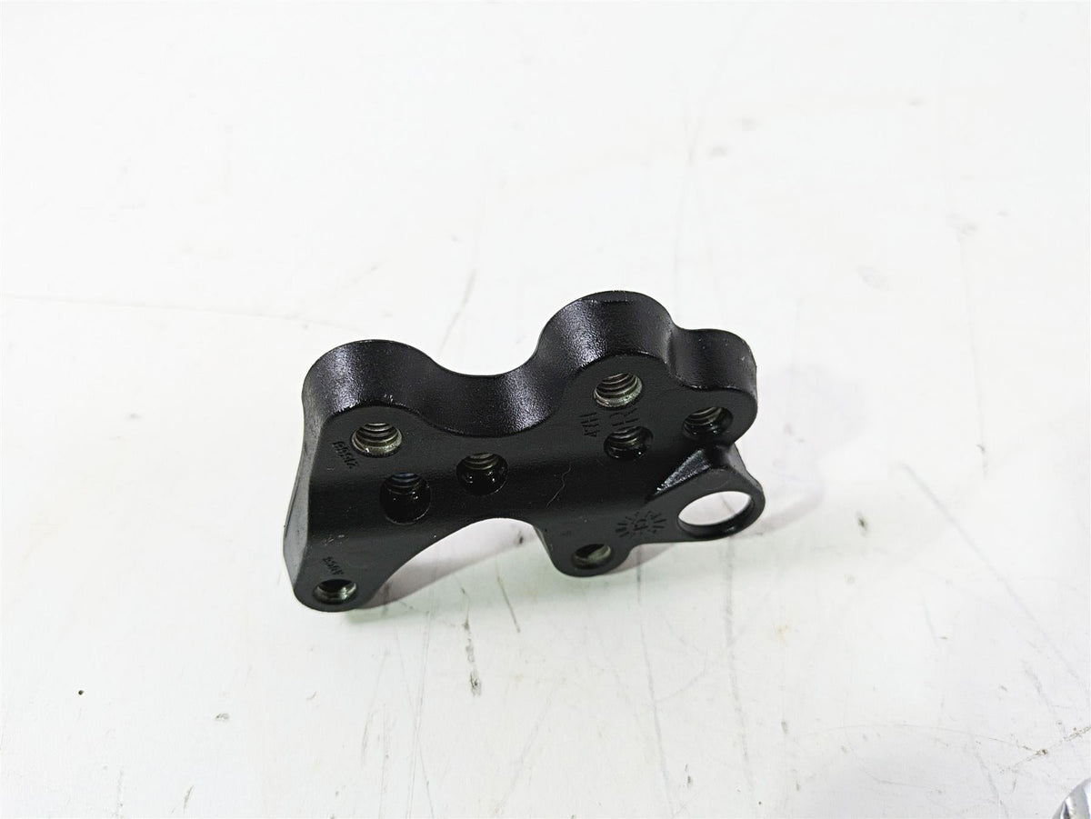 2016 Suzuki GSXR1000 Right Front Foot Peg Brake Pedal & Mount Set 3511-47H10 {{ shop.shopifyCountryName }} - Mototech271