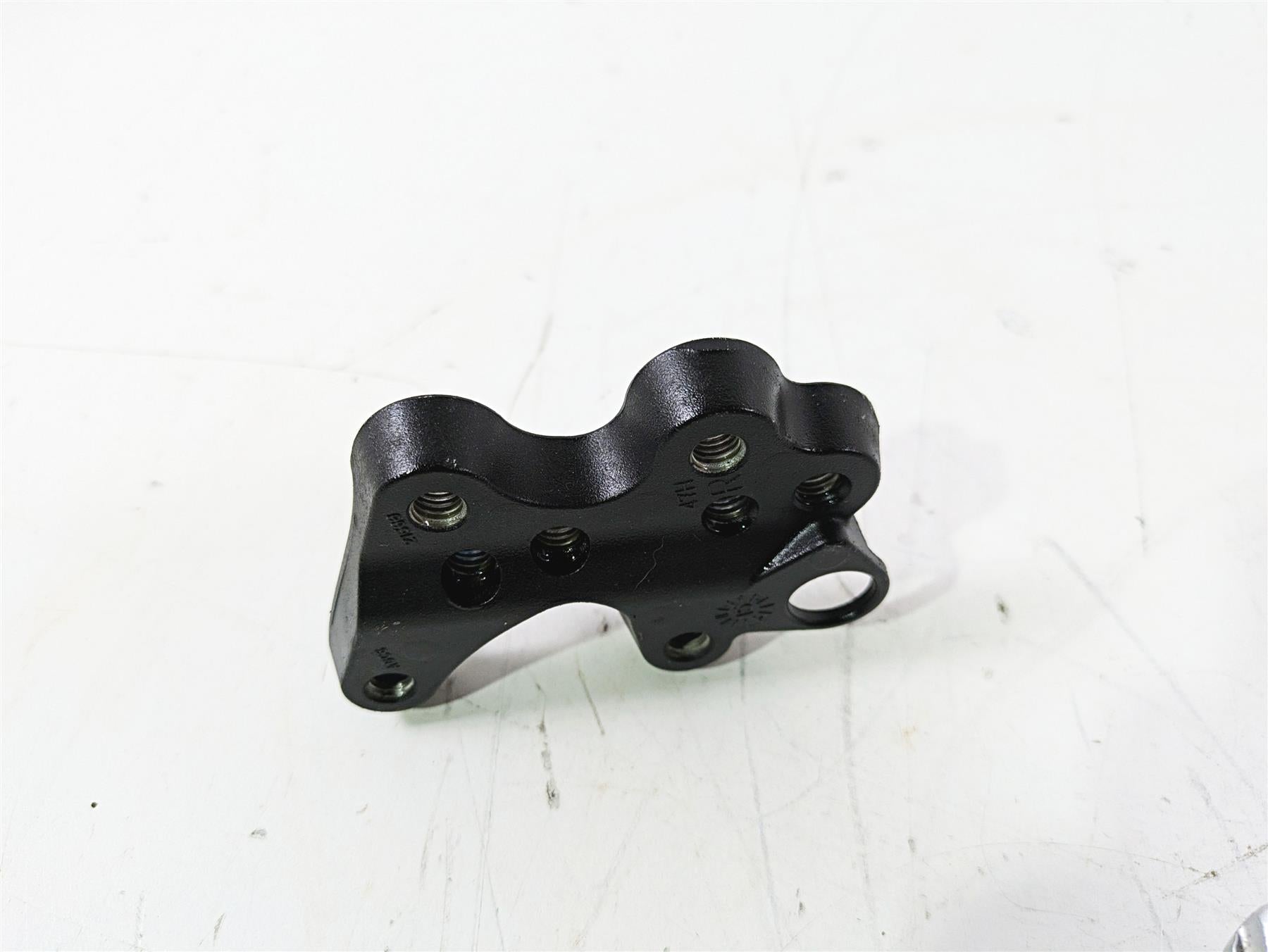 2016 Suzuki GSXR1000 Right Front Foot Peg Brake Pedal & Mount Set 3511-47H10 {{ shop.shopifyCountryName }} - Mototech271