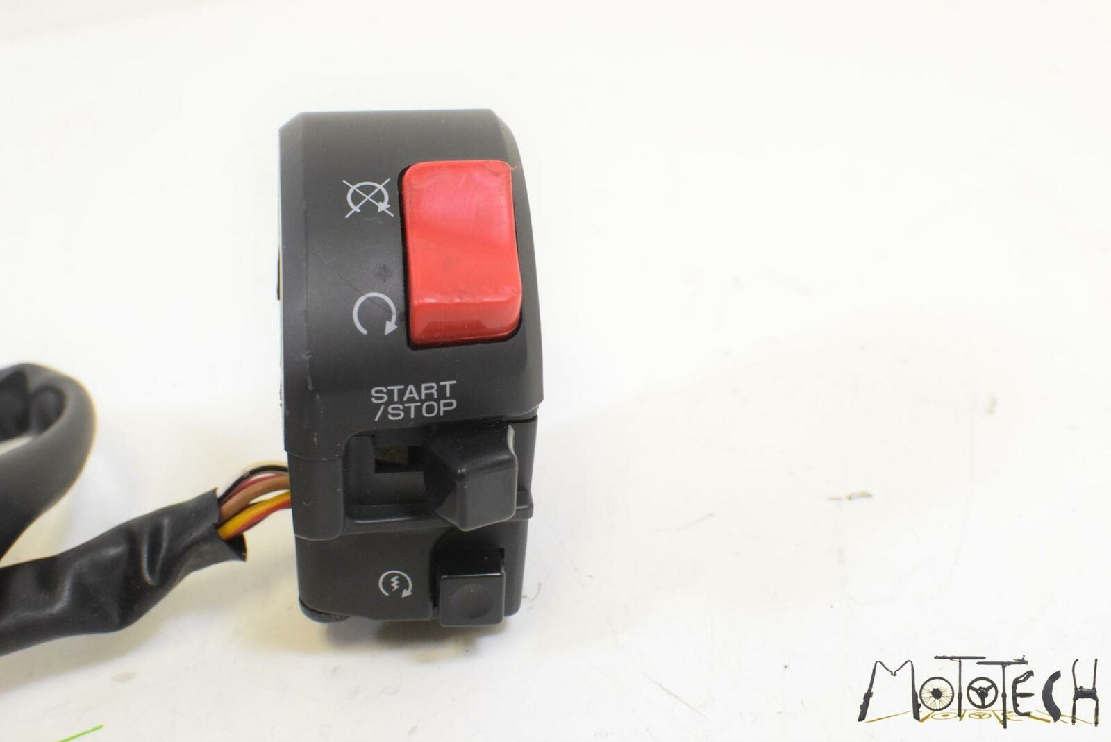 2015 Kawasaki ZX10R ZX1000 Ninja Right Control Switch Kill Start 46091-0114 {{ shop.shopifyCountryName }} - Mototech271