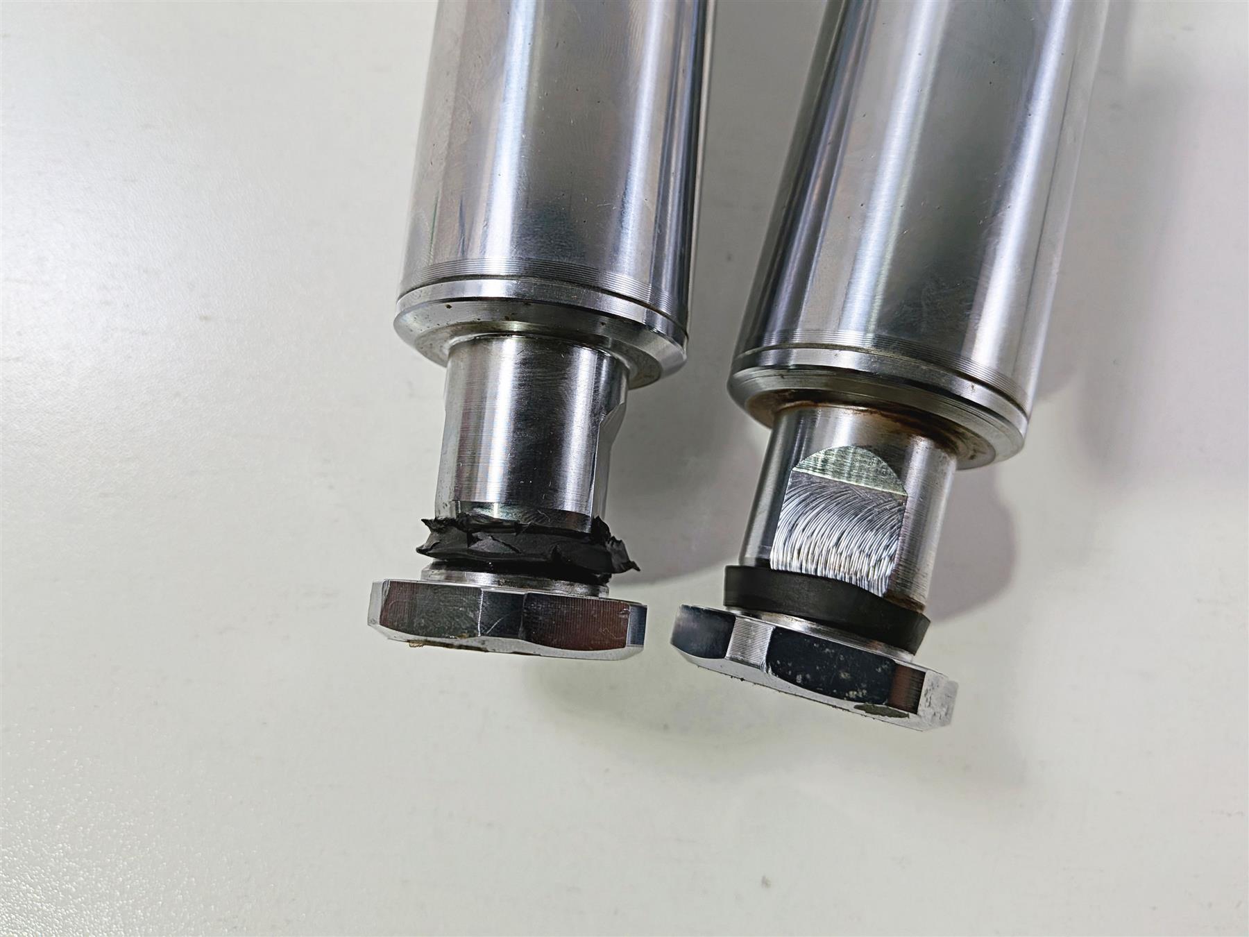 2011 Harley Touring FLHTCU CVO Electra Glide Front Fork Leg Set 41mm 48789-09-Mototech271