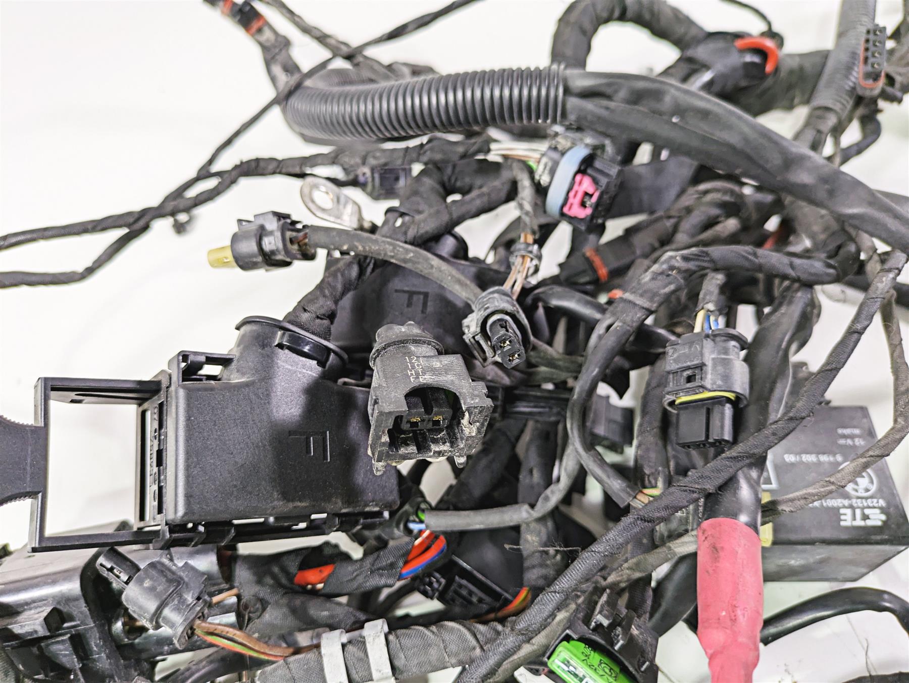 2017 BMW F800GS Adv K75 Engine & Main Wiring Harness Loom -No Cuts 61118566632 {{ shop.shopifyCountryName }} - Mototech271