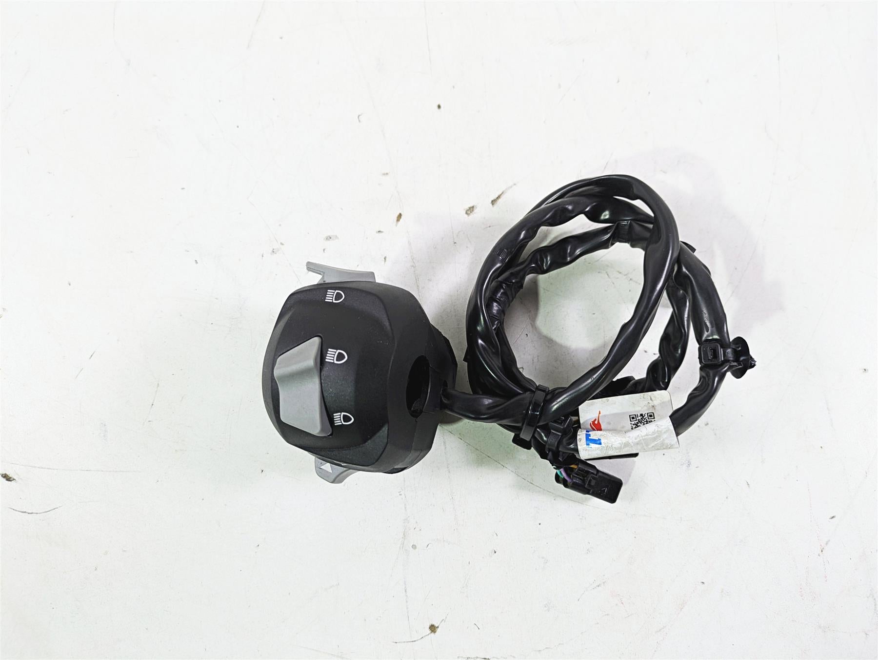 2023 BMW G310R K03 Left Hand Light Horn Control Switch 61318545349 {{ shop.shopifyCountryName }} - Mototech271