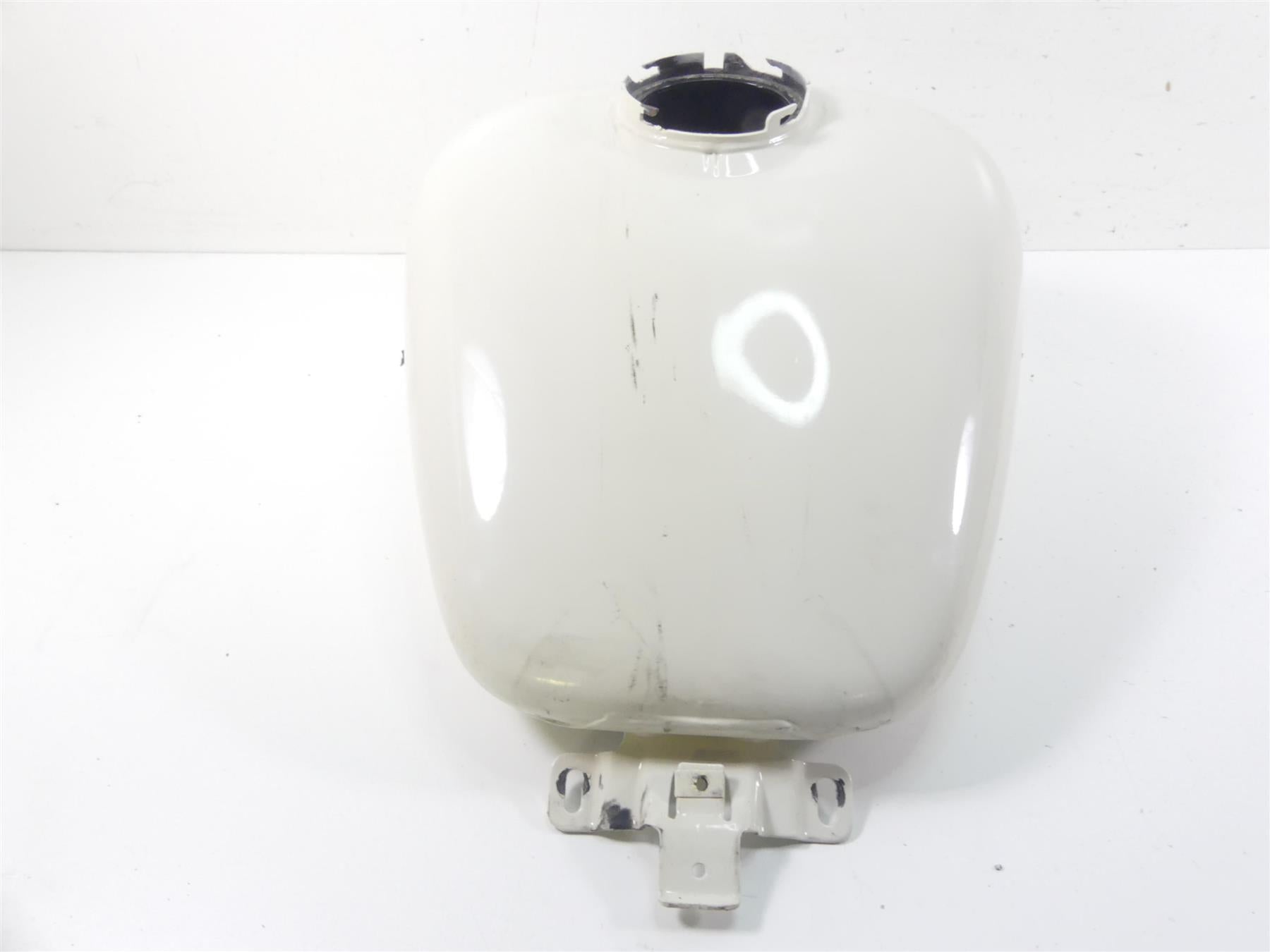 2013 Harley Touring FLHTP Electra Glide Fuel Gas Petrol Tank - No Dent 61356-08 {{ shop.shopifyCountryName }} - Mototech271
