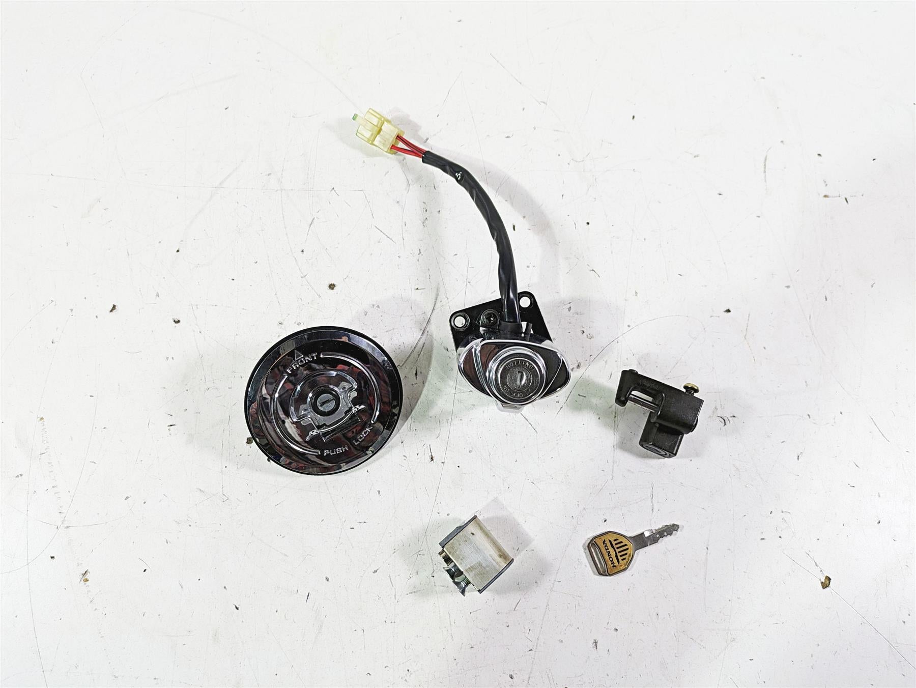 2002 Honda VTX1800 Retro Ignition Switch Steering Key Lock Cap Set 35110-MR1-000 {{ shop.shopifyCountryName }} - Mototech271