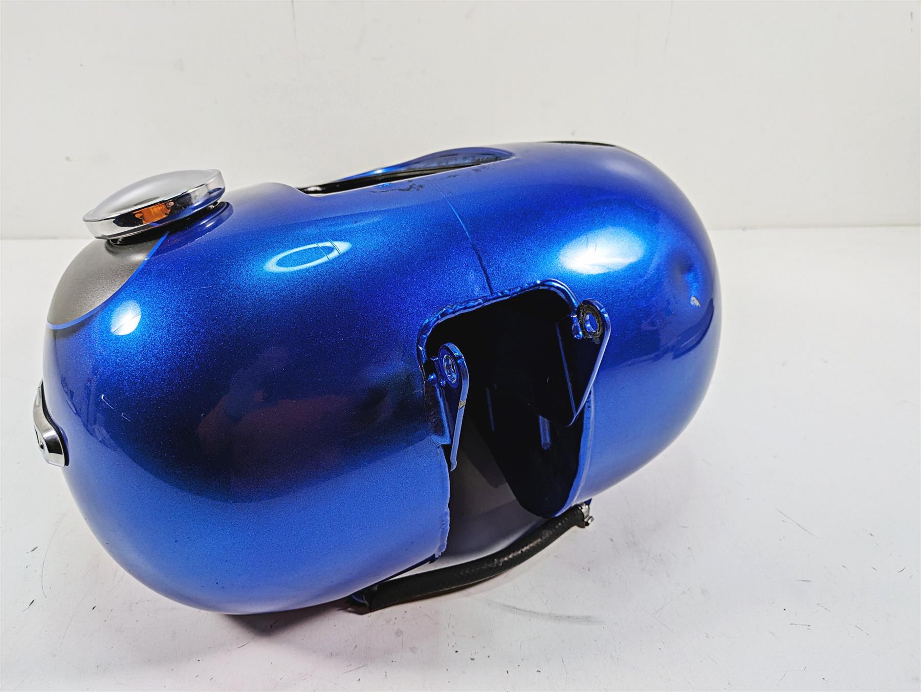 2009 Harley Dyna FXDFSE CVO Fat Bob Fuel Gas Tank Granite Blue - Read 61723-09 {{ shop.shopifyCountryName }} - Mototech271