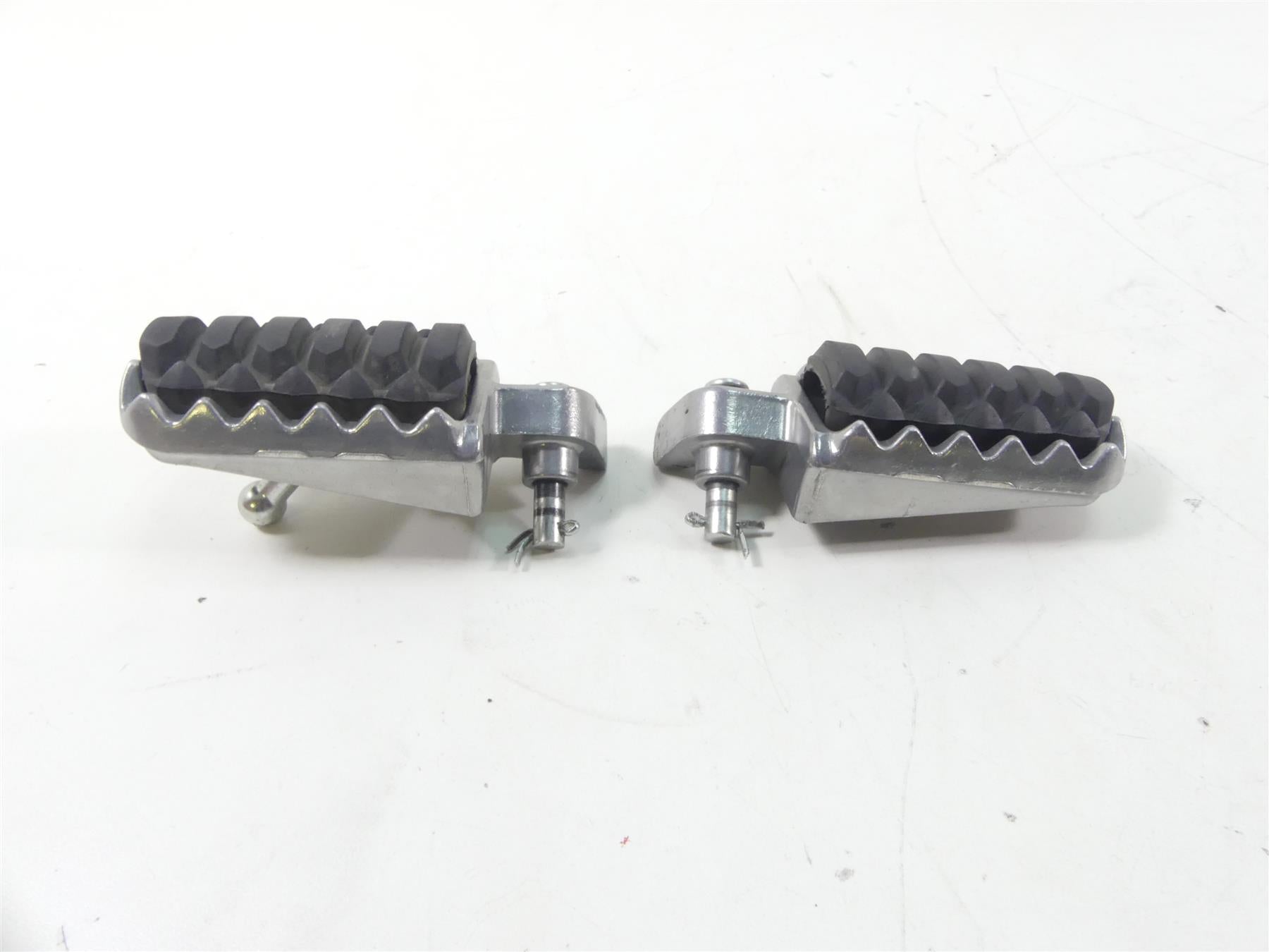 2017 Yamaha XT1200Z Super Tenere Front Rider Driver Footpeg Set 23P-27451-00-00 {{ shop.shopifyCountryName }} - Mototech271
