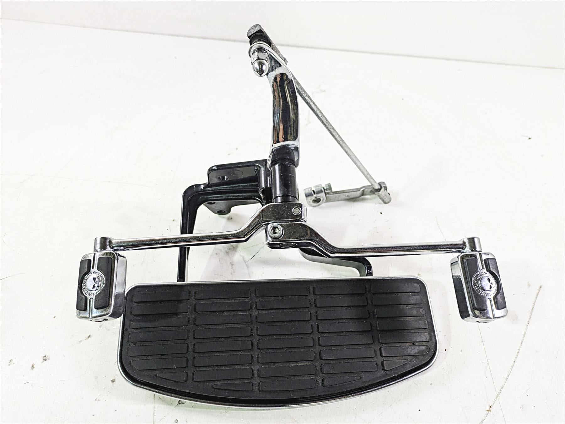 2004 Harley Softail FLSTF Fat Boy Front Left Floorboard Shifter Set 33630-00A | Mototech271