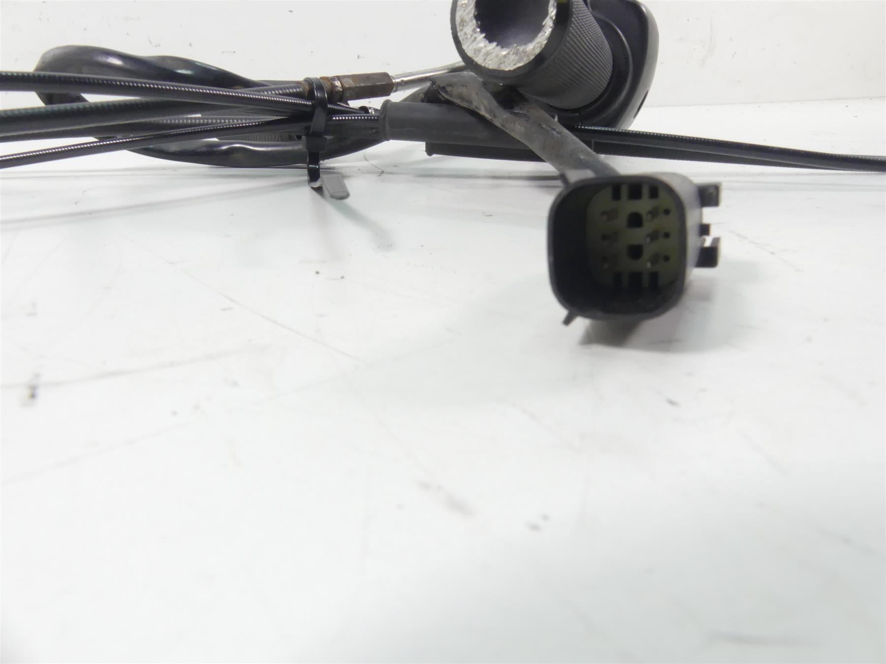 2013 Harley VRSCDX Night Rod Special Right Hand Start Control Switch 71684-06A {{ shop.shopifyCountryName }} - Mototech271