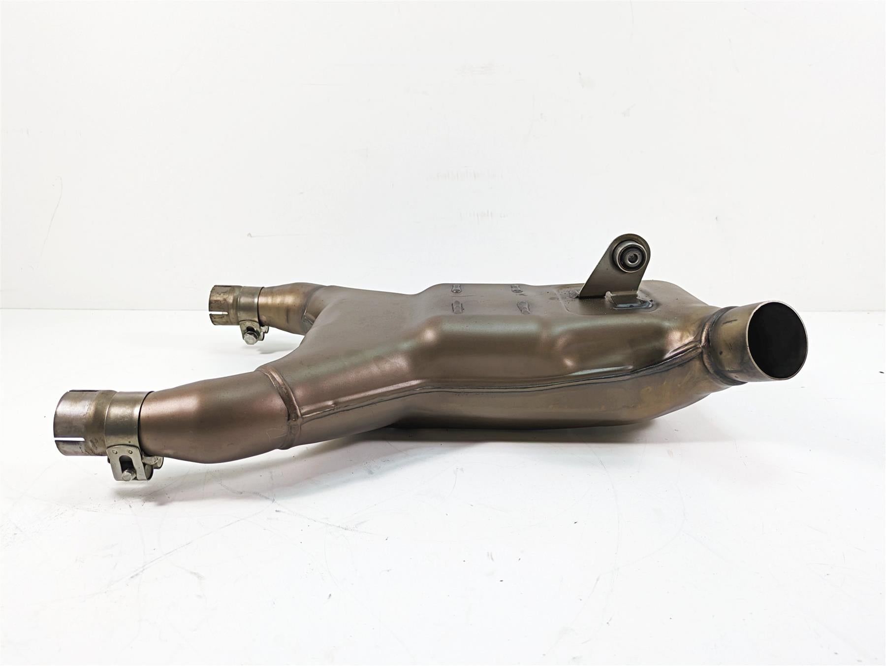 2020 Moto Guzzi V85 TT Adventure Oem Exhaust Pipe Center Chamber 2B0053175 {{ shop.shopifyCountryName }} - Mototech271
