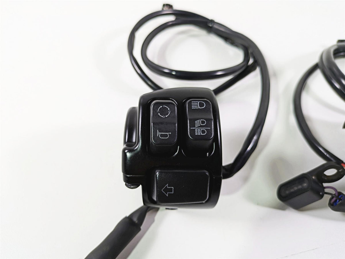2017 Harley Dyna FXDB Street Bob Left Right Control Switch Set 71500372A {{ shop.shopifyCountryName }} - Mototech271