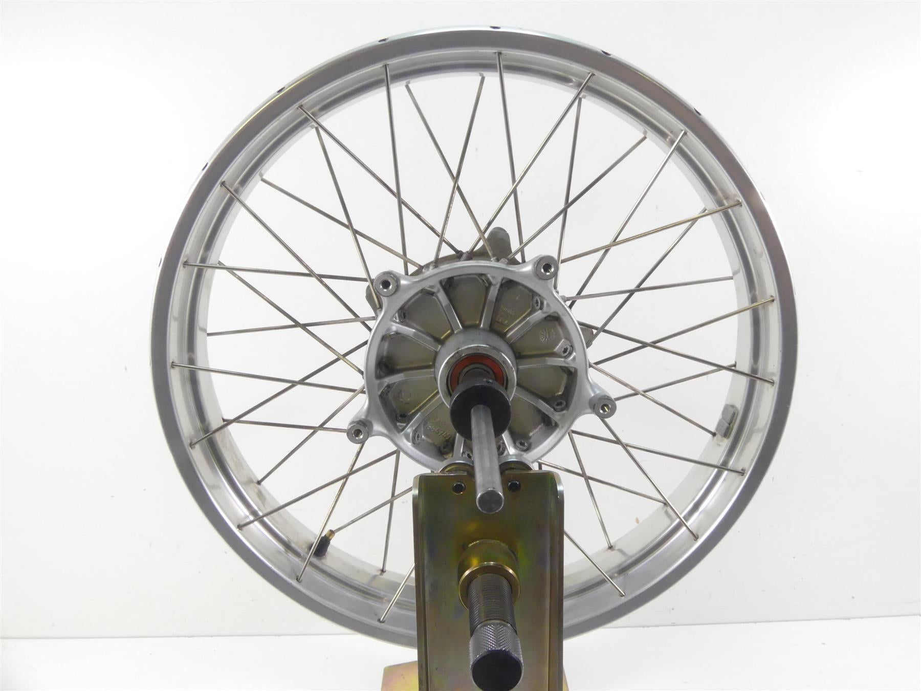 2003 BMW R1150 GS R21 Front Wheel Rim 19x2.5 Integral Abs - Read 36312314912 {{ shop.shopifyCountryName }} - Mototech271